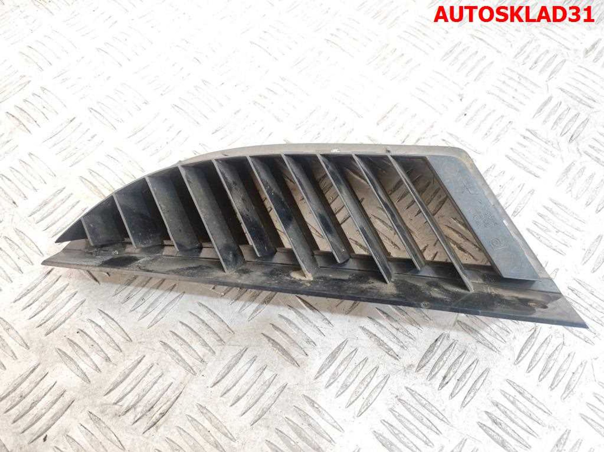 Решетка радиатора правая Mitsubishi Colt 6 MN127774, 2000 рублей, Дубовое