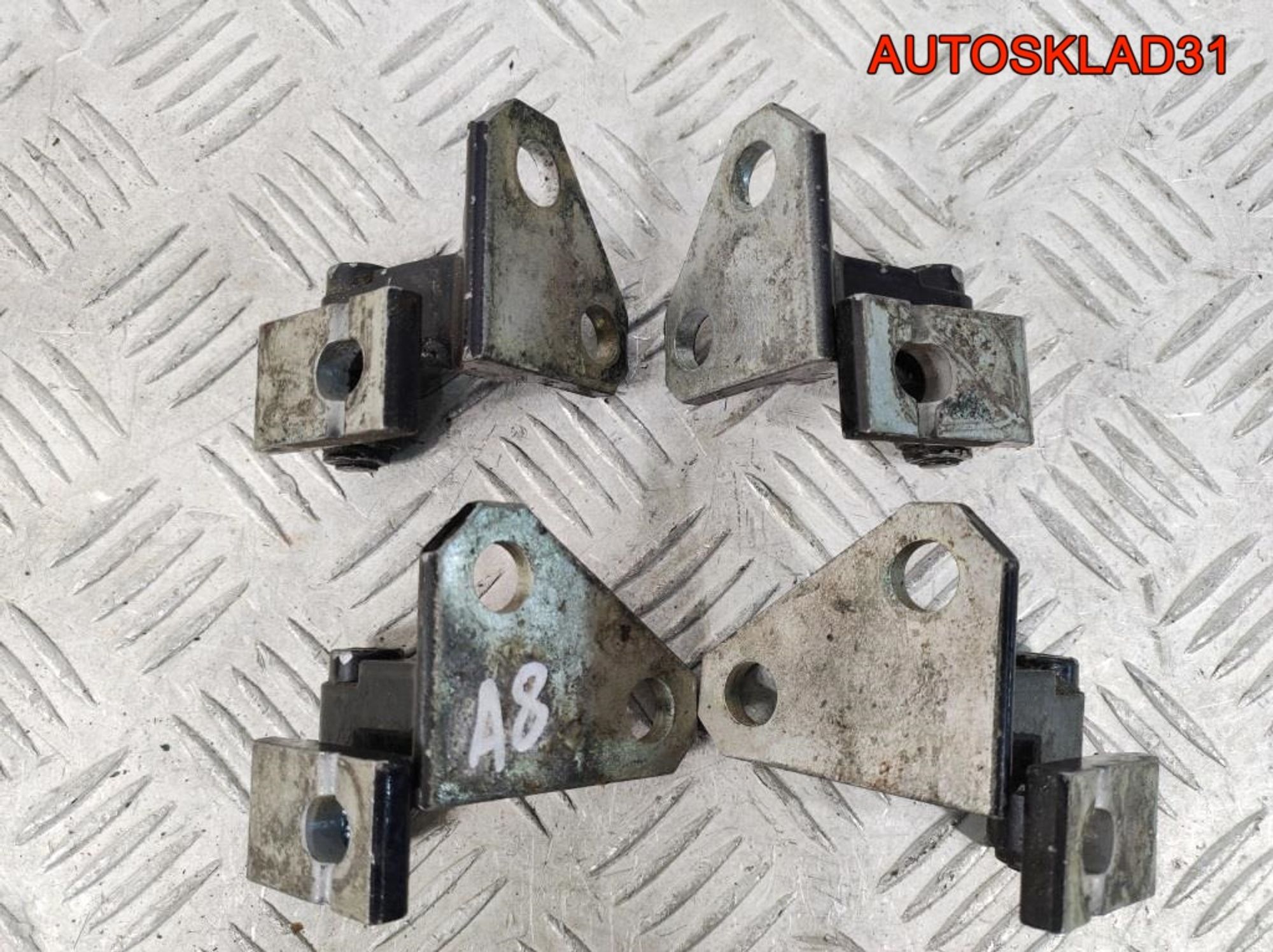 Петля двери верхняя Volkswagen Passat B6, 900 рублей, Дубовое