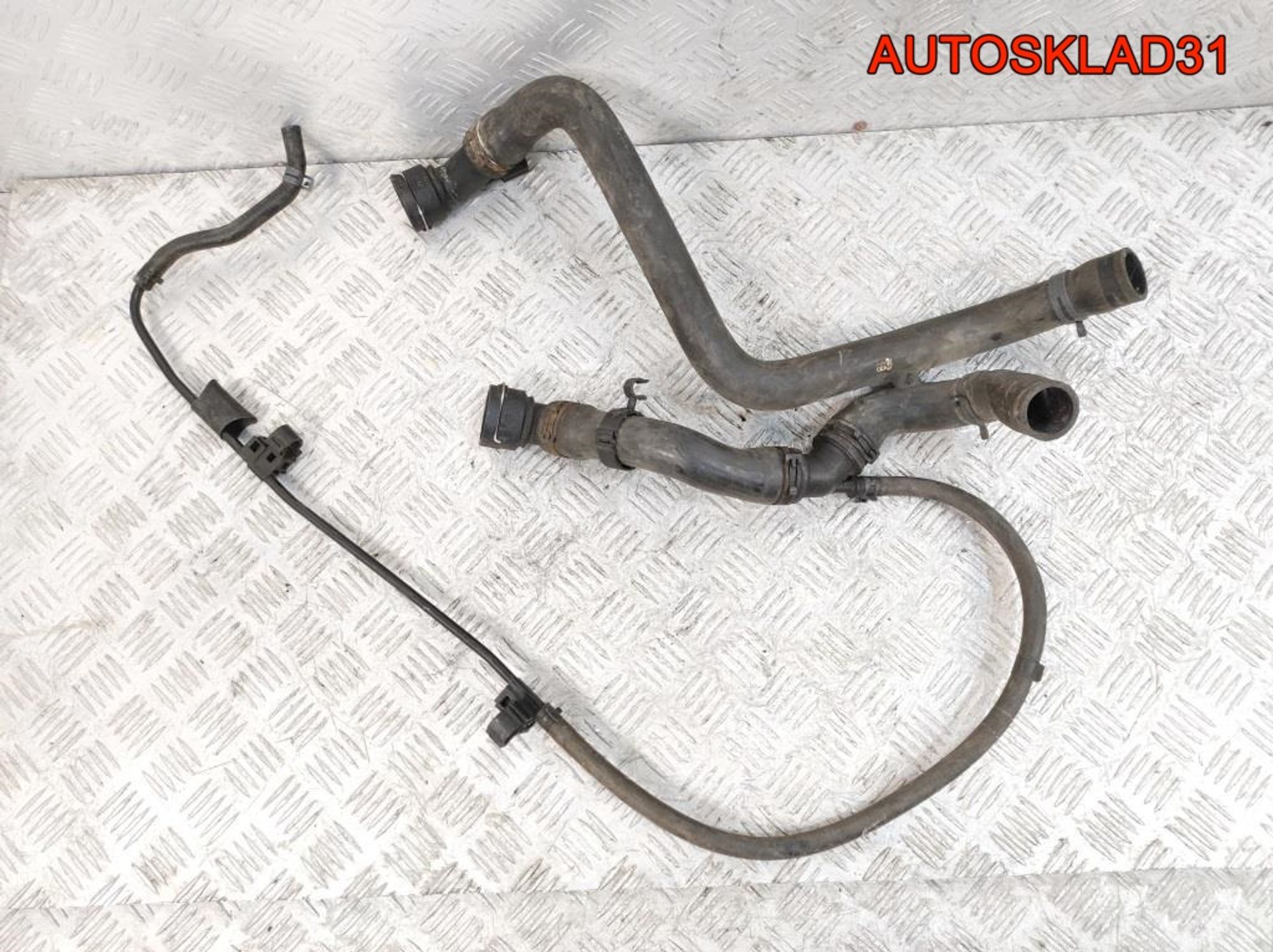 Патрубок радиатора VW Golf 4 1,4 Бензин 1J0121049, 2000 рублей, Дубовое