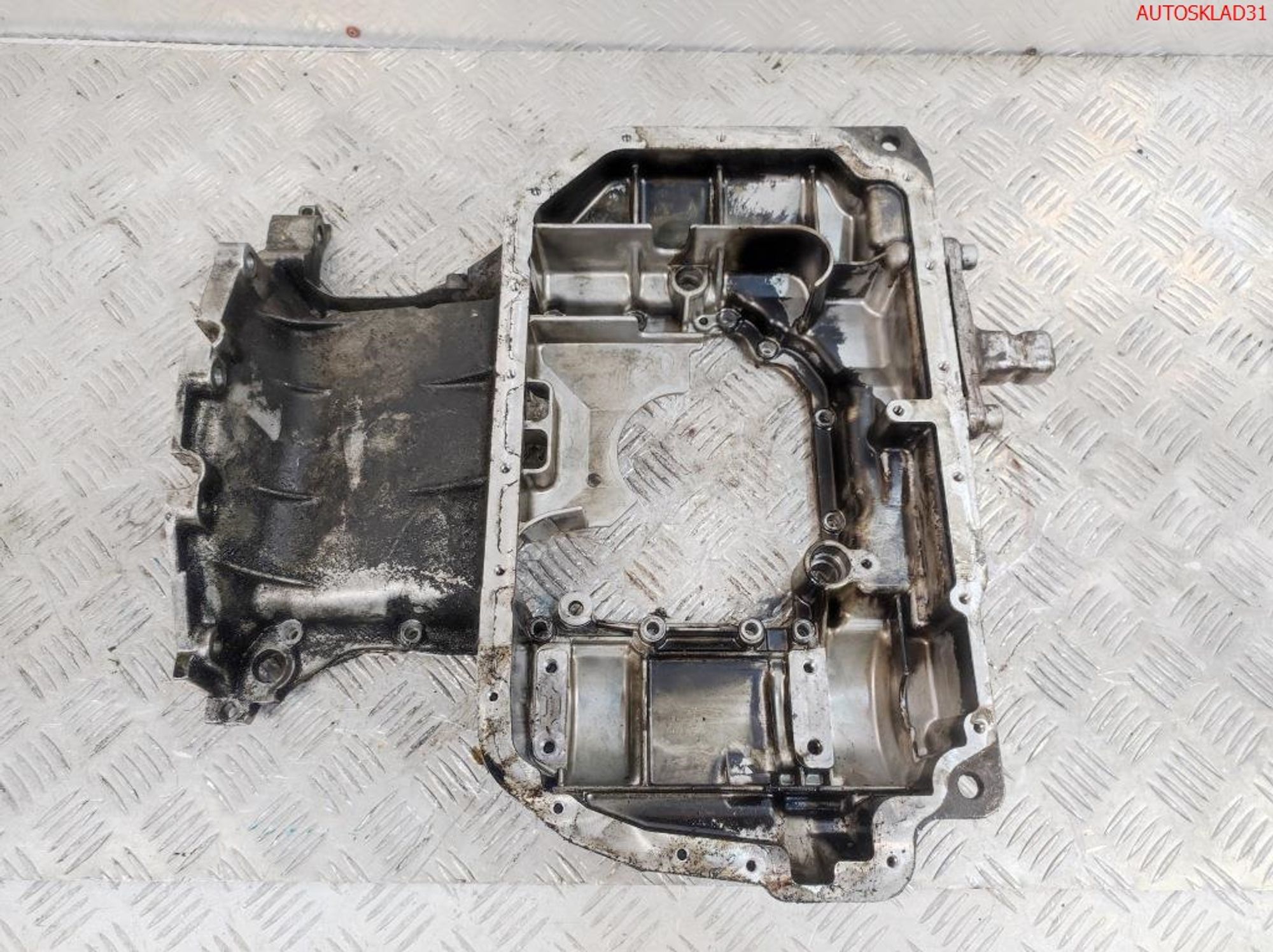 Поддон двигателя верхний Audi A6 C5 2,5 AKE 059103603M, 2000 рублей, Дубовое