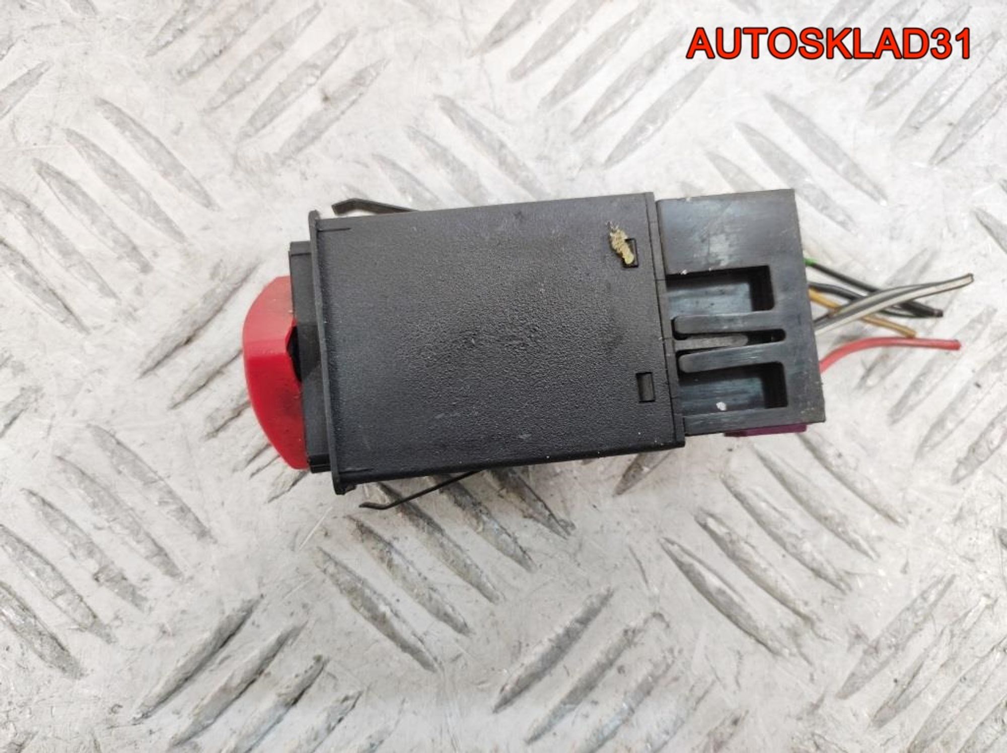 Кнопка аварийной сигнализации Audi A3 8L 8L0941509D, 1500 рублей, Дубовое