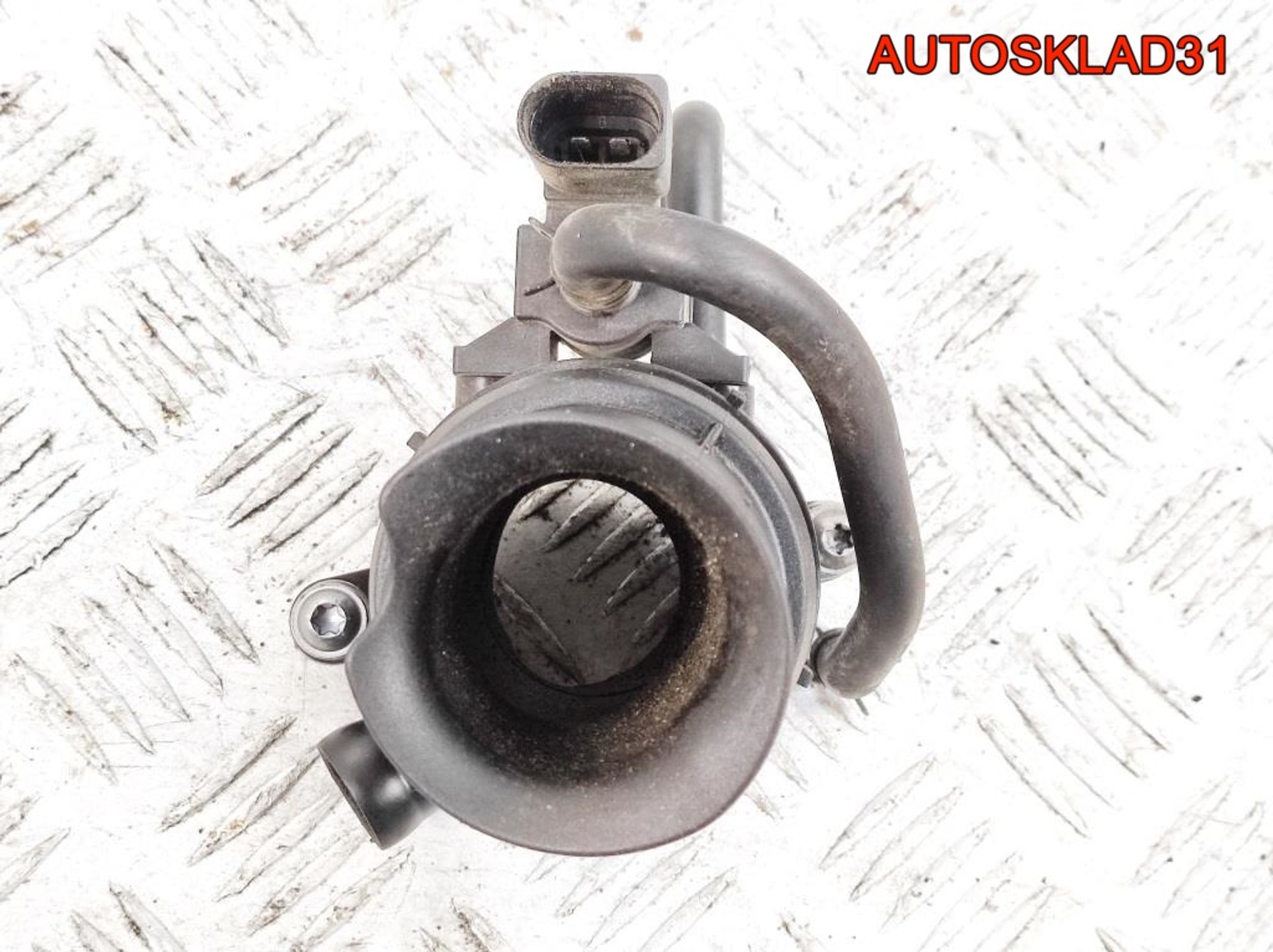 Коллектор впускной VW Golf 6 1.4 CAX 03C129656C, 1500 рублей, Дубовое