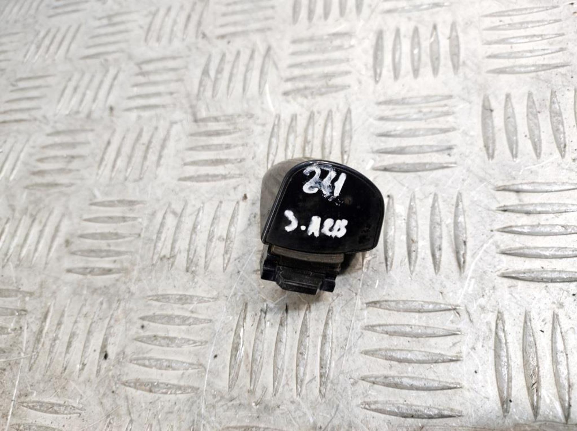 Вставка замка задняя левая Mercedes W211 A2037601377, 500 рублей, Дубовое