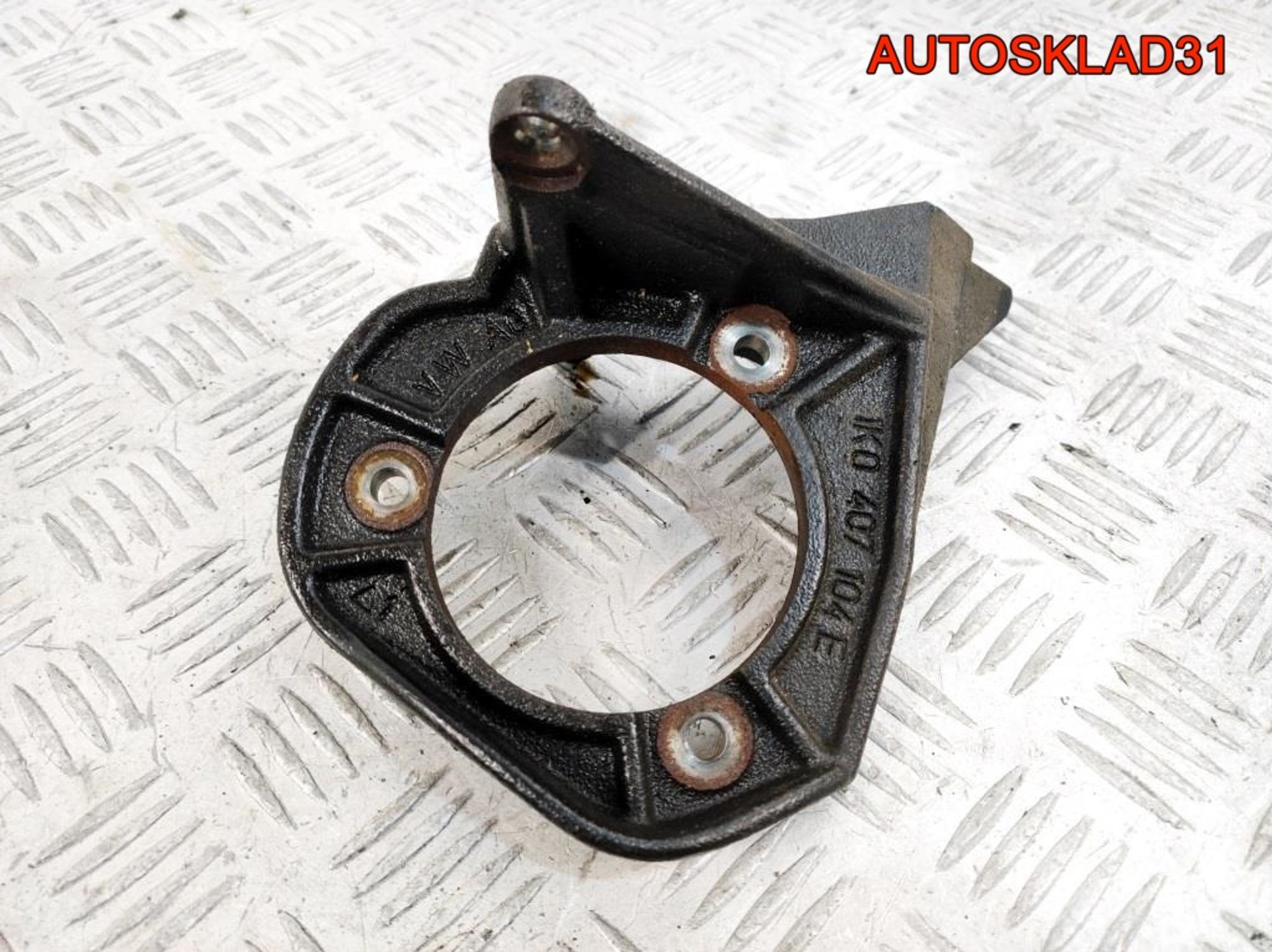 Кронштейн промвала VW Golf 5 2.0 BKD Дизель 1K0407104E, 800 рублей, Дубовое