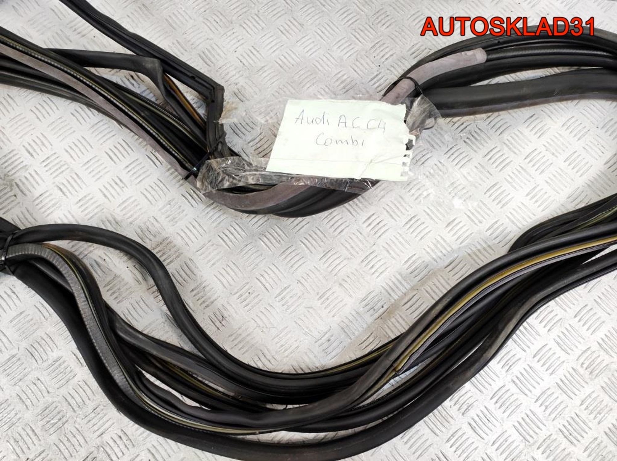 Уплотнитель двери Комплект Audi A6 C4 Универсал, 9000 рублей, Дубовое