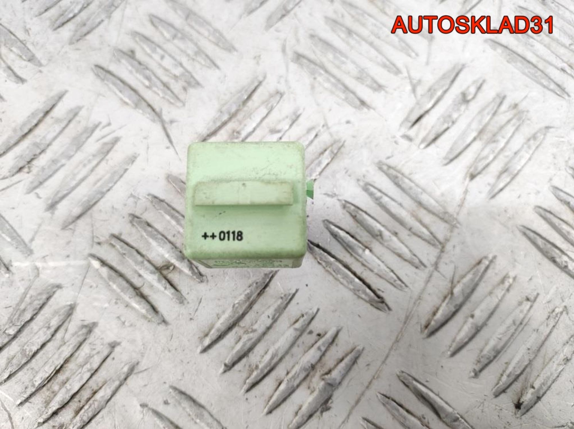 Реле топливного насоса BMW E39 61368373700, 700 рублей, Дубовое