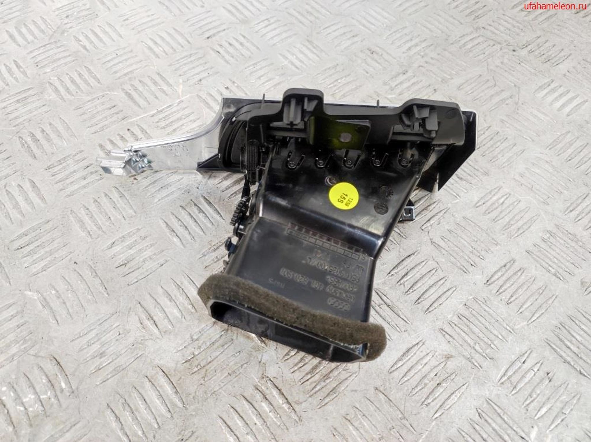 Дефлектор воздушный левый Audi A6 C7 4G 4G1820901, 3500 рублей, Дубовое