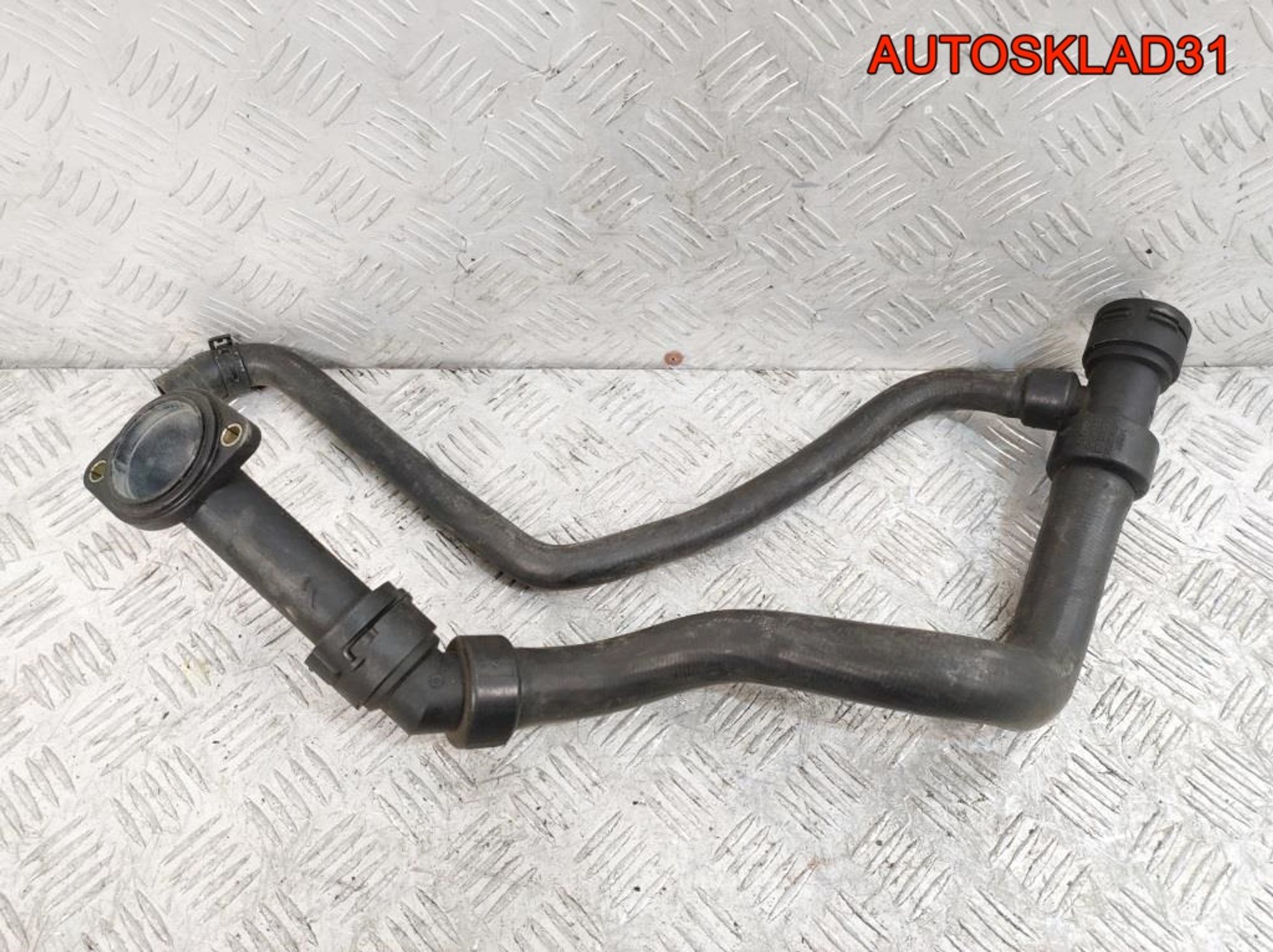 Патрубок радиатора VW Passat B5 1,6 Бензин 8D0121055J, 1200 рублей, Дубовое