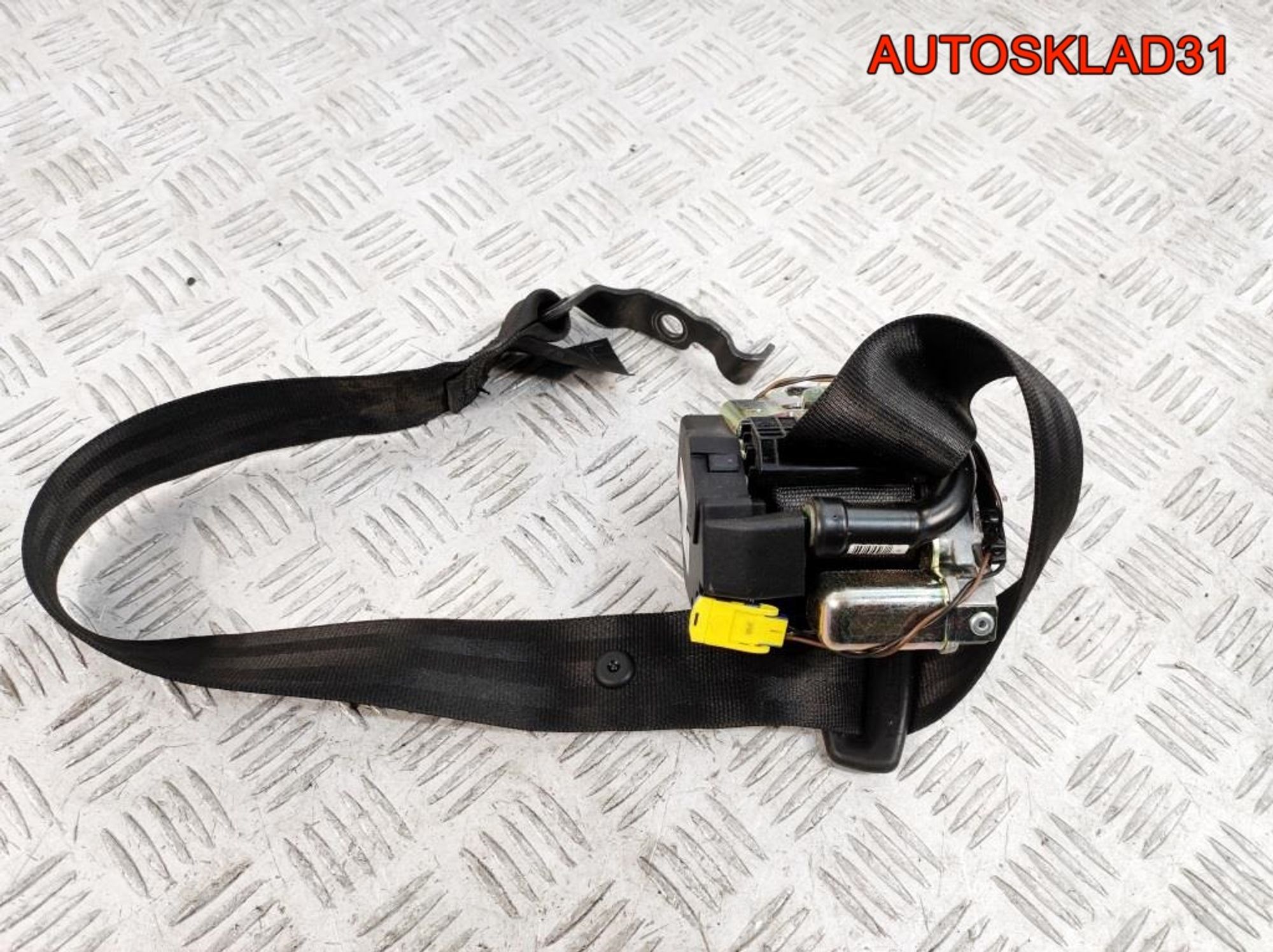 Ремень безопасности задний левый Audi A8 D3 4E0857805B, 1100 рублей, Дубовое