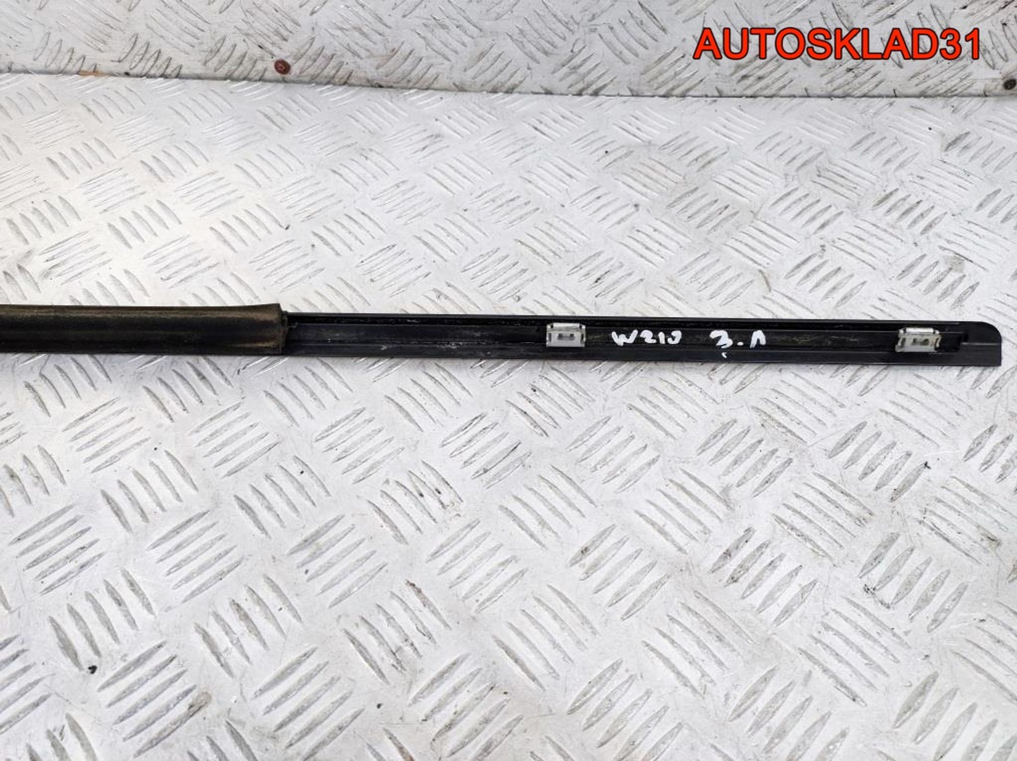 Накладка стекла заднего левого Mercedes W210 Седан, 900 рублей, Дубовое