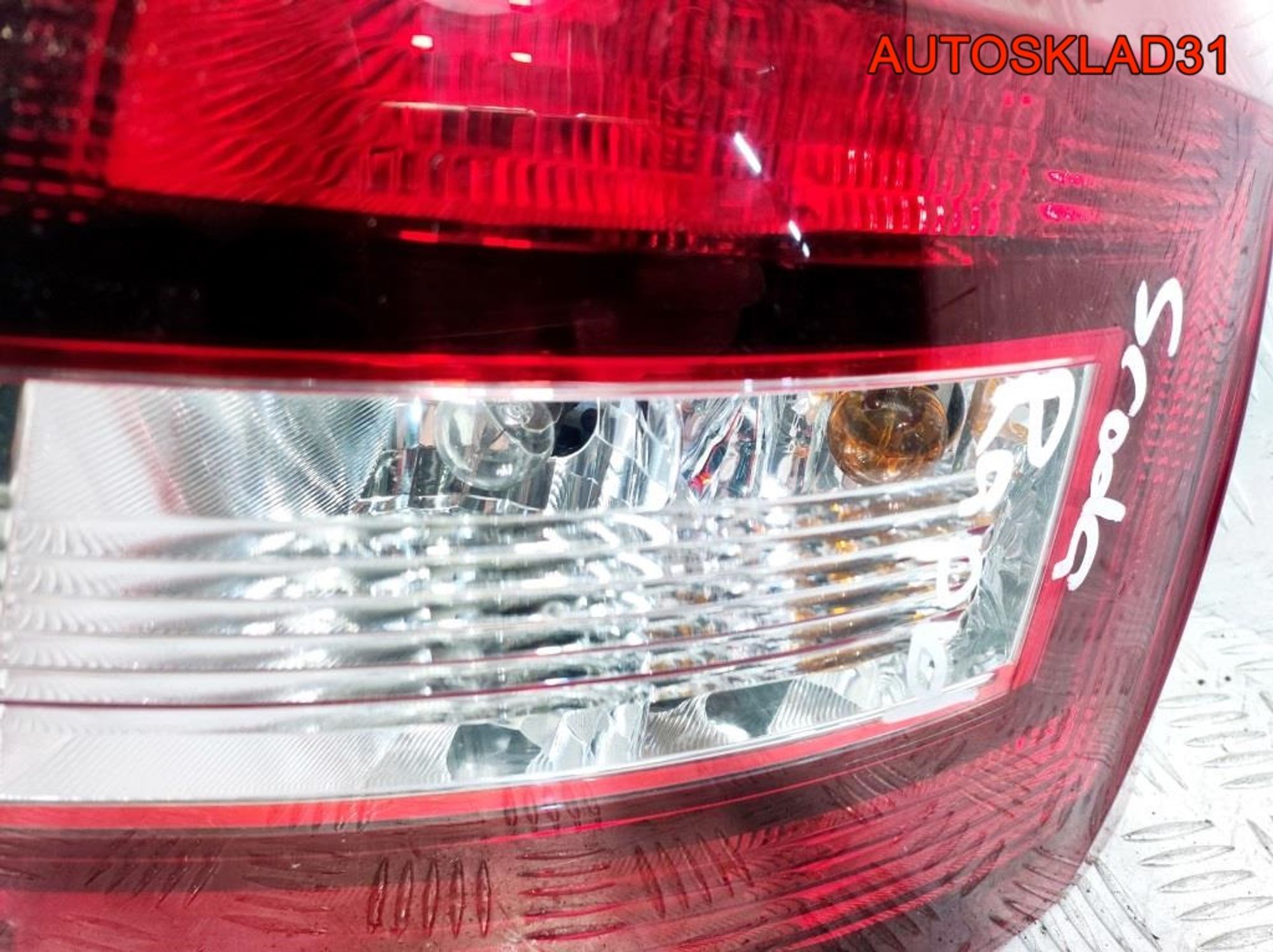Фонарь задний правый Skoda Rapid 5JJ945096A, 9800 рублей, Дубовое
