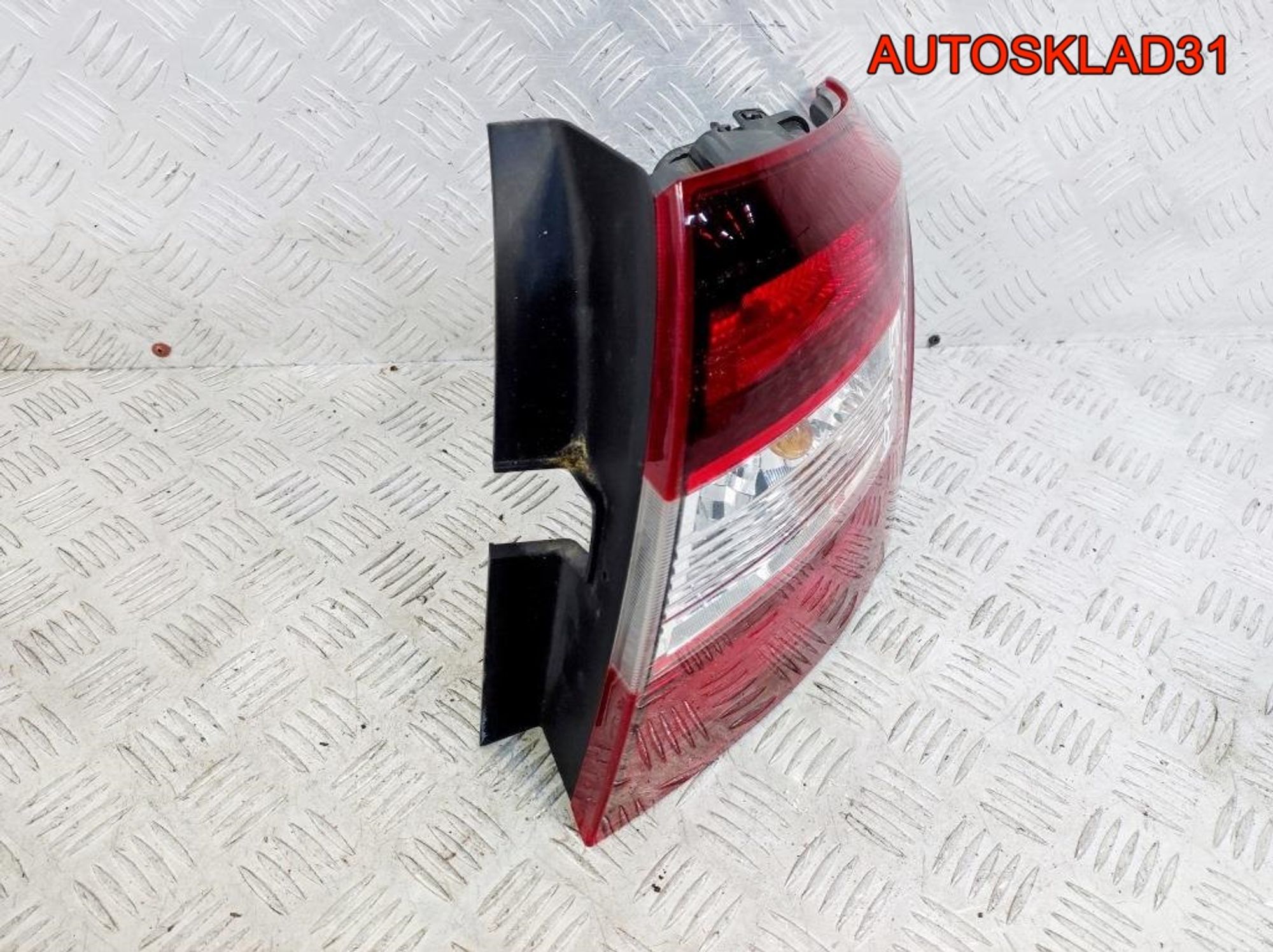 Фонарь задний правый Skoda Rapid 5JJ945096A, 9800 рублей, Дубовое