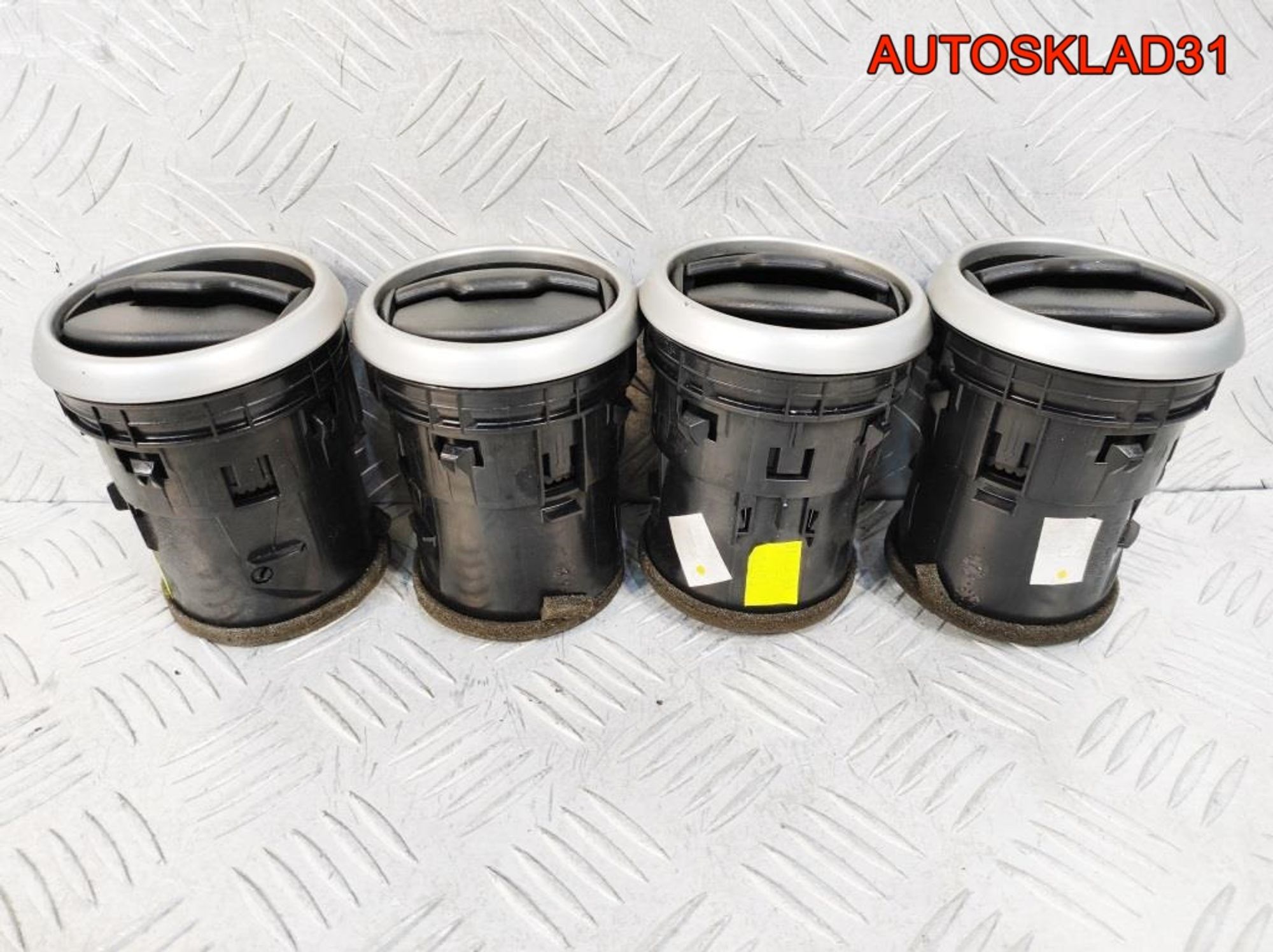 Дефлектор воздушный Nissan Qashqai J10 68760JD10A, 500 рублей, Дубовое