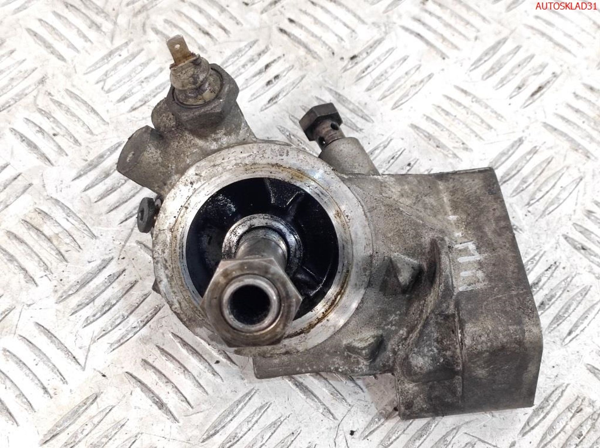 Кронштейн масляного фильтра Audi A6 C5 050115417, 900 рублей, Дубовое