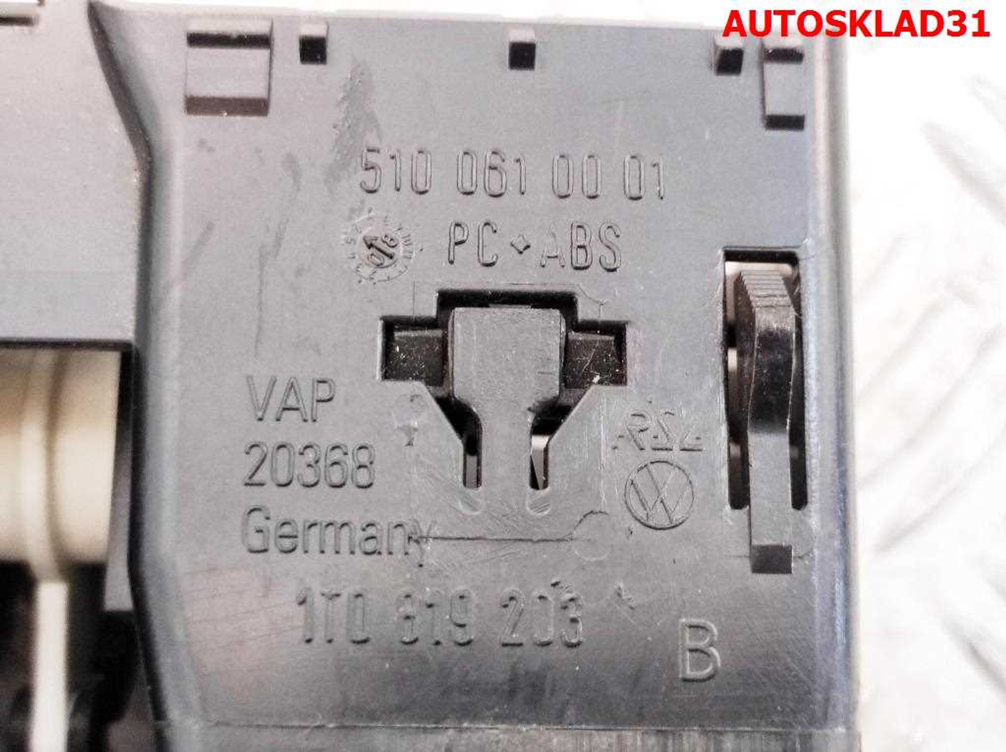 Дефлектор воздушный задний VW Touran 1 1T0819203B, 700 рублей, Дубовое