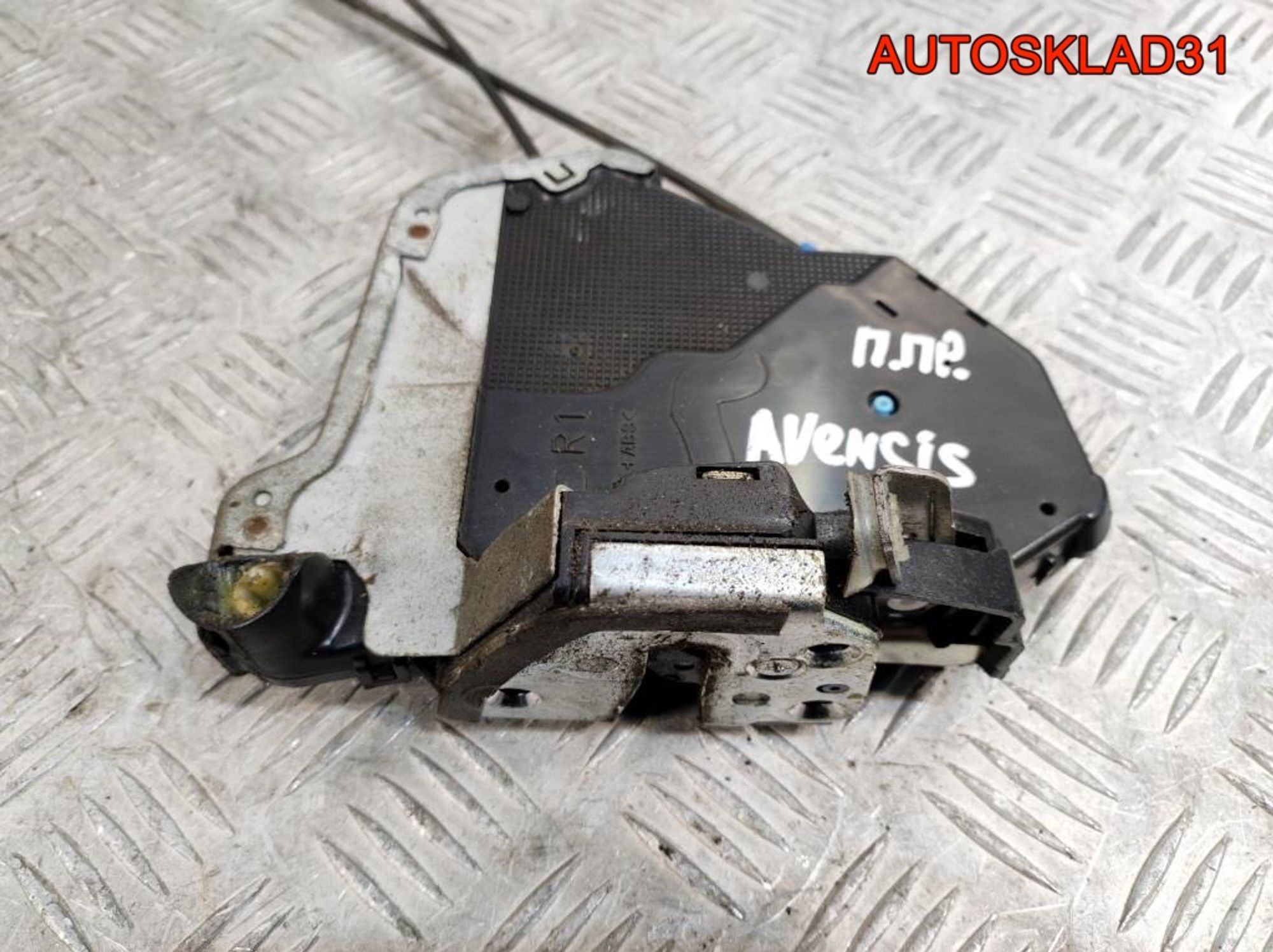 Замок двери передней правой Toyota Avensis T250 6903033251, 2300 рублей, Дубовое
