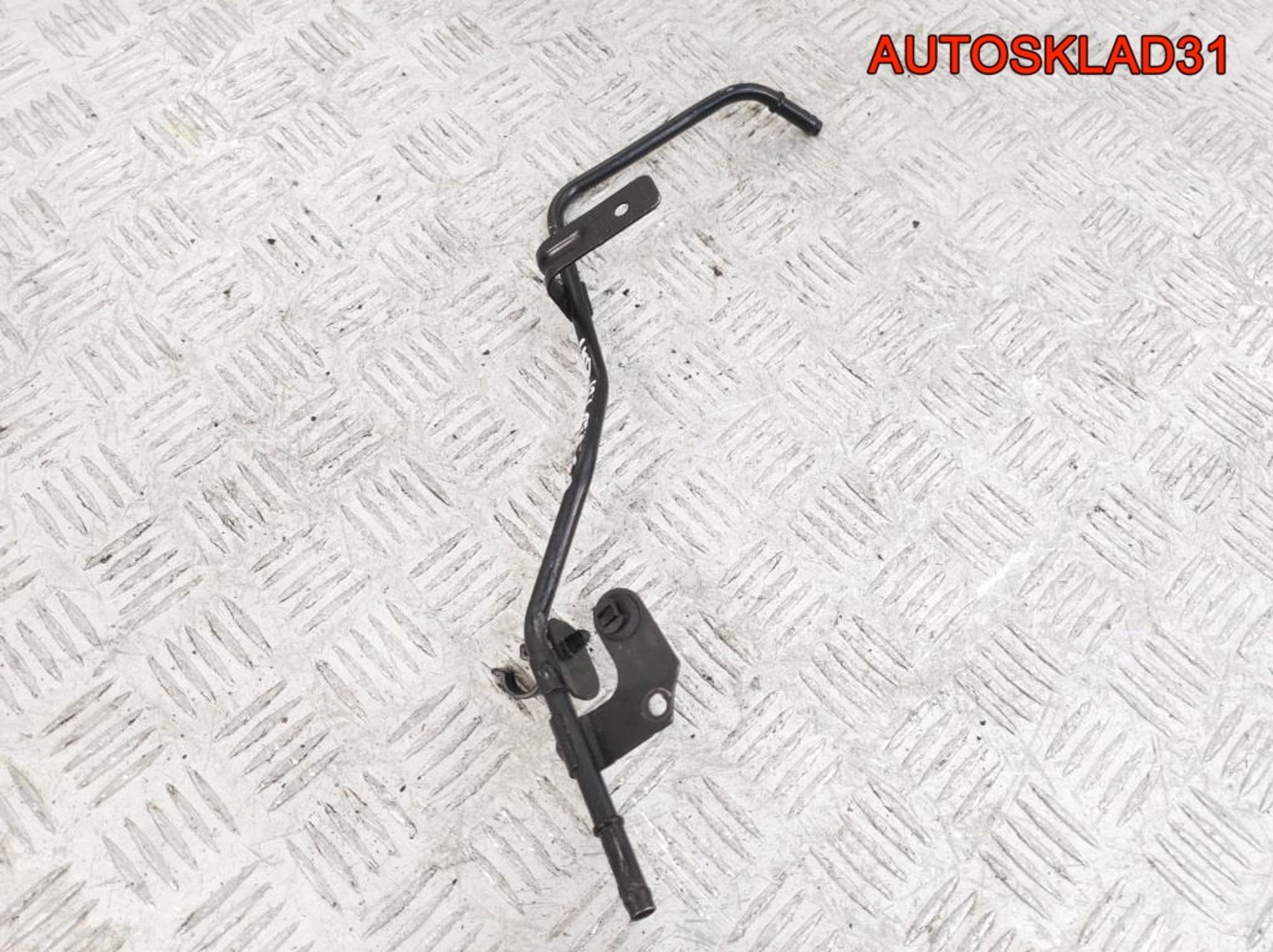 Трубка охлаждающей жидкости VW Tiguan 1,4 Бензин 1K0121070CA, 1000 рублей, Дубовое