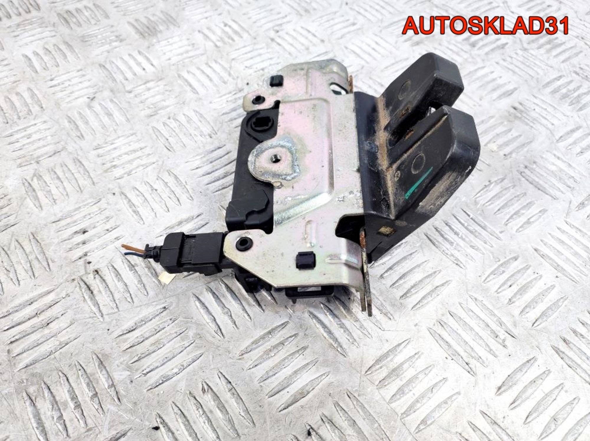 Замок багажника Opel Astra H 13117285 Универсал, 4100 рублей, Дубовое