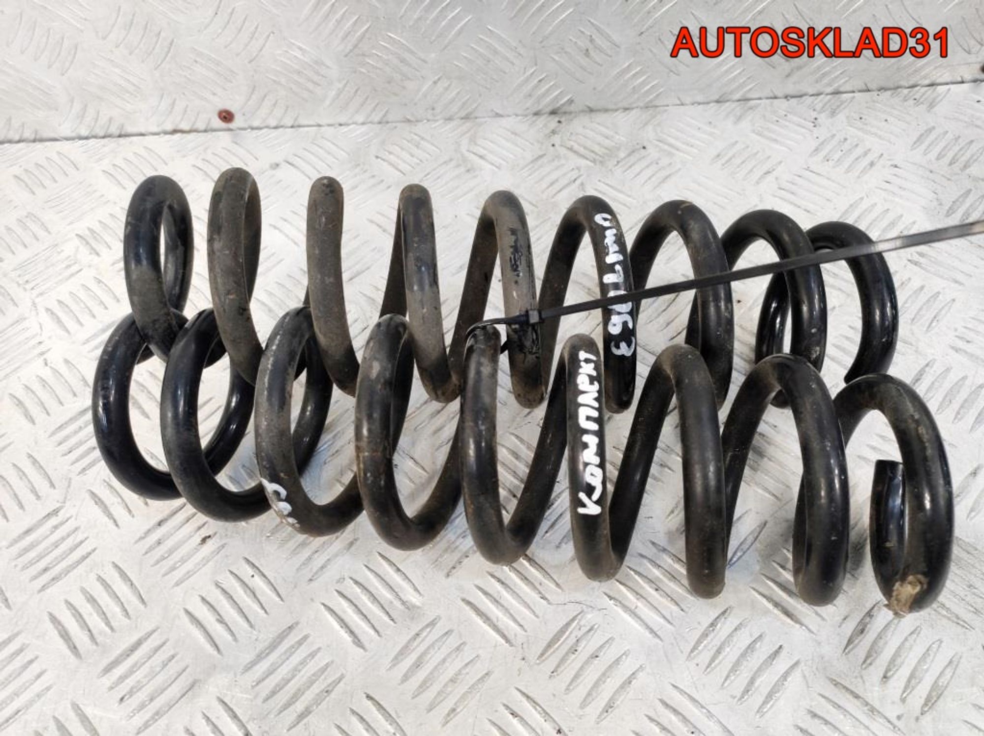 Пружина задняя BMW E90 Седан C3 33536767336, 1800 рублей, Дубовое