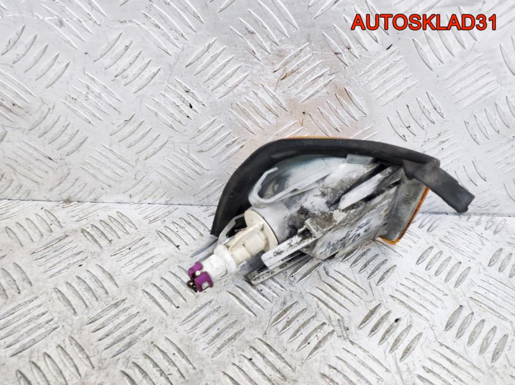 Указатель поворота левый Audi 80 B4 893953049, 500 рублей, Дубовое