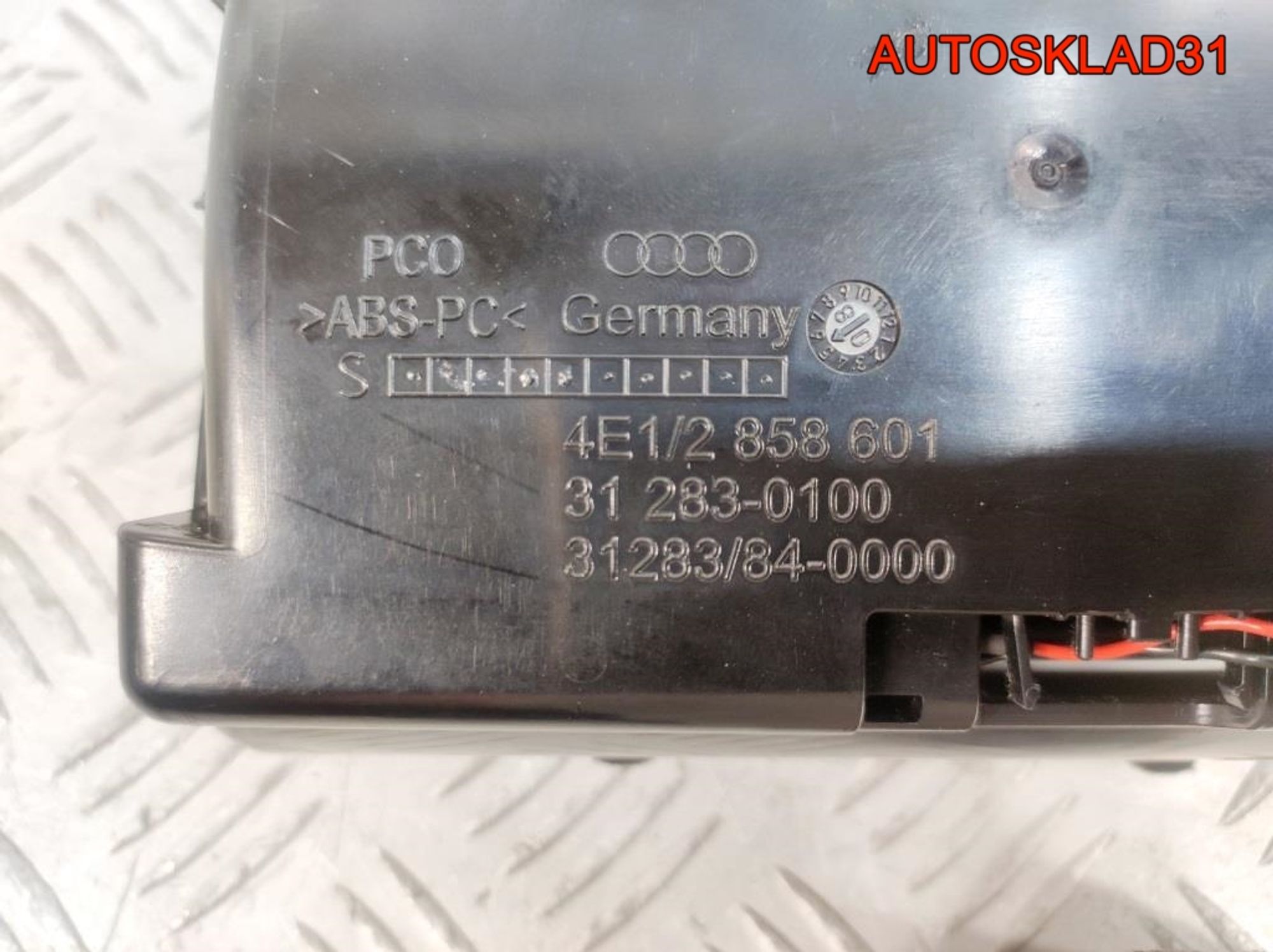 Накладка декоративная Audi A8 4E 4E0863916, 2500 рублей, Дубовое