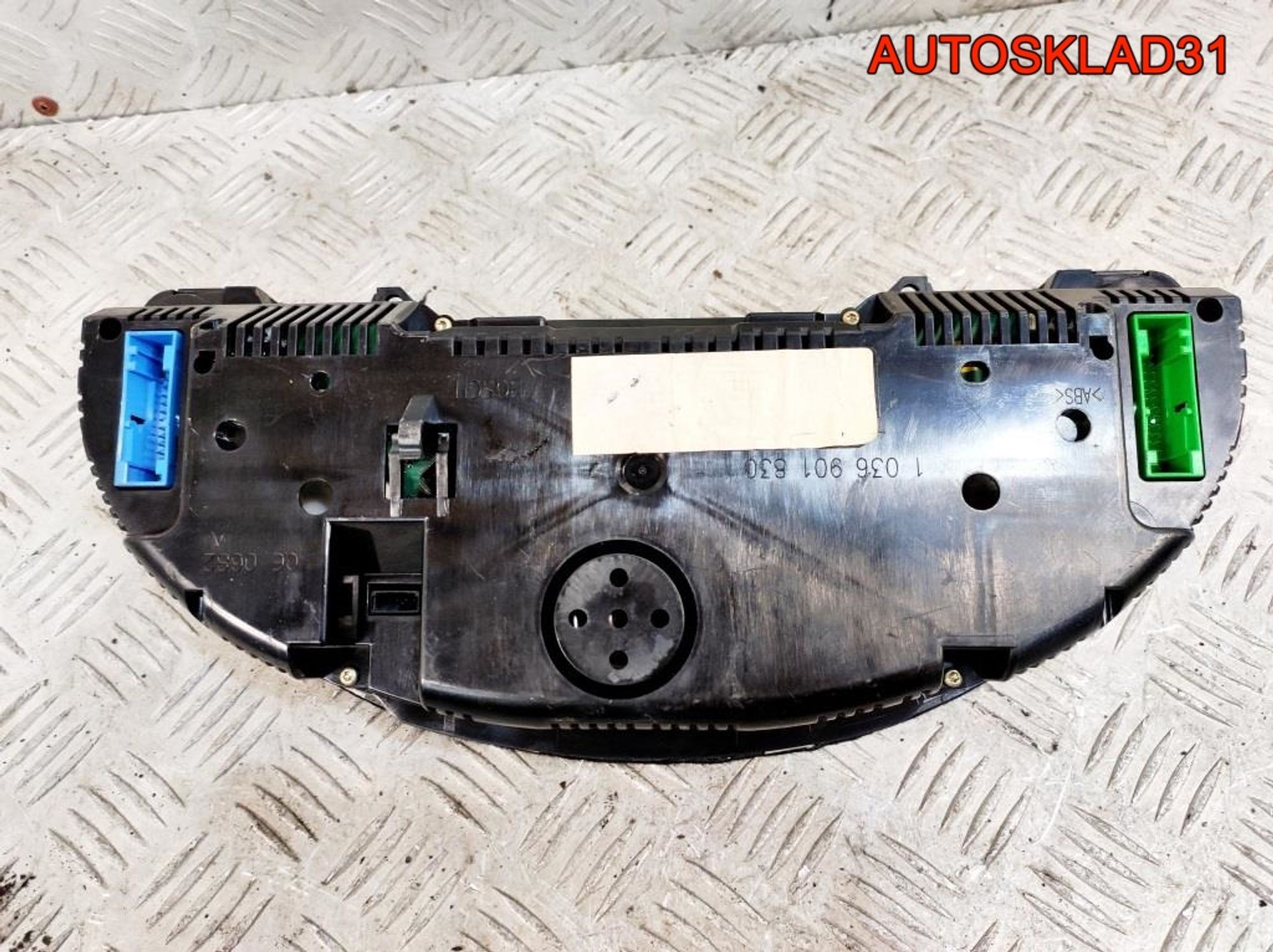 Панель приборов Audi A4 B6 3,0 ASN АКПП 8E0920900L, 4100 рублей, Дубовое