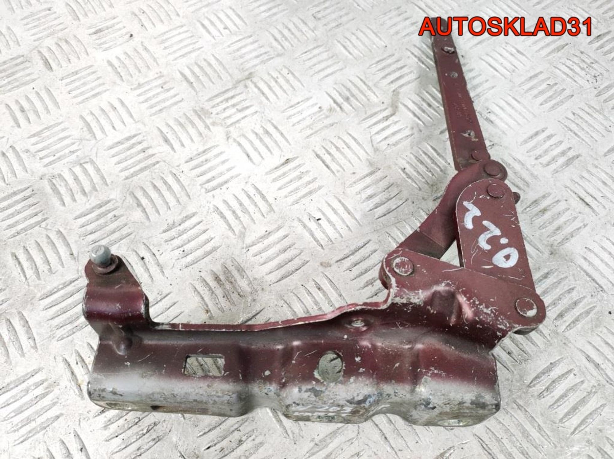Петля капота правая Mercedes Benz W203 A2038800428, 900 рублей, Дубовое