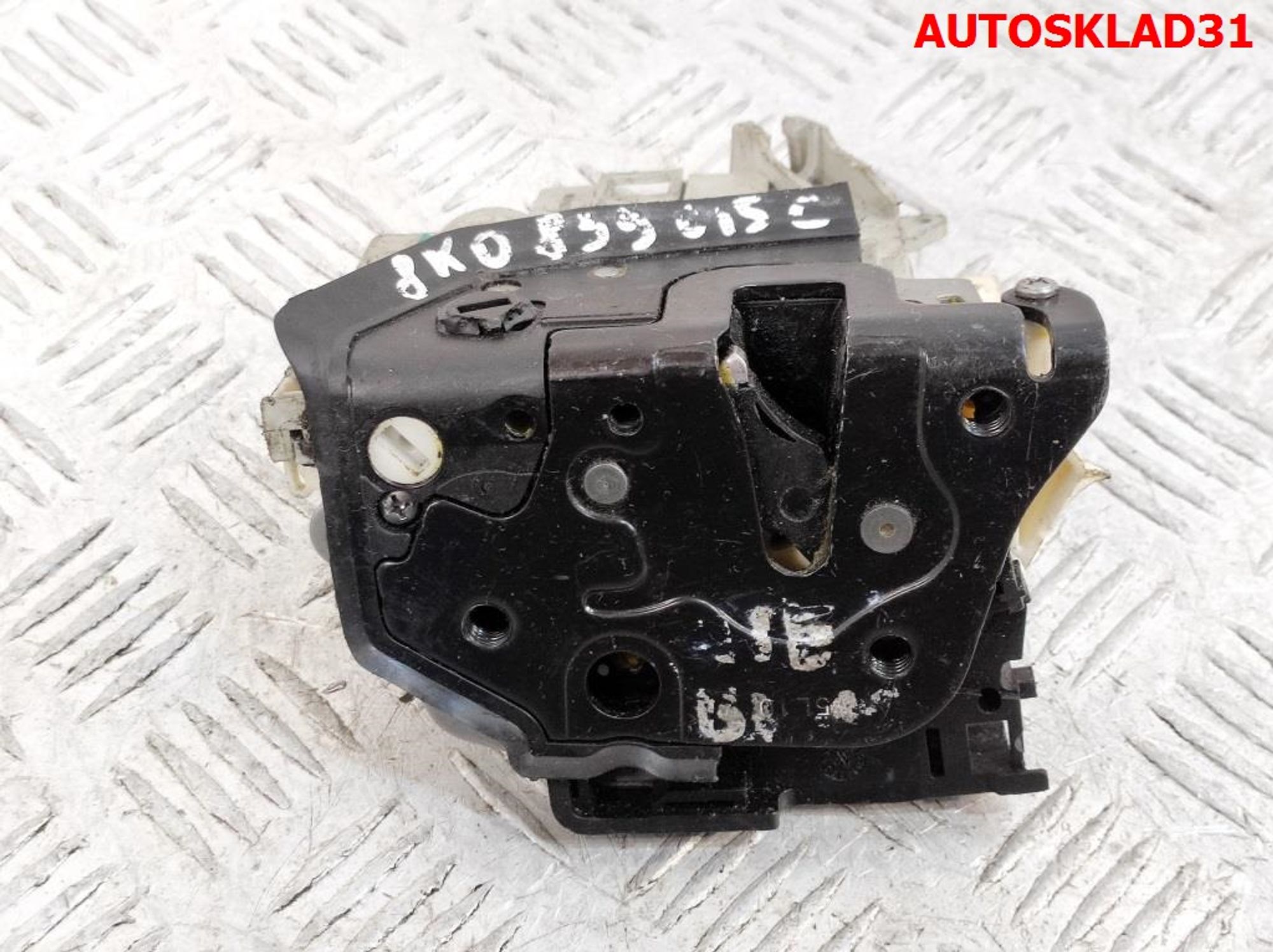Замок двери задней левой Audi A4 B8 8K0839015C, 3500 рублей, Дубовое