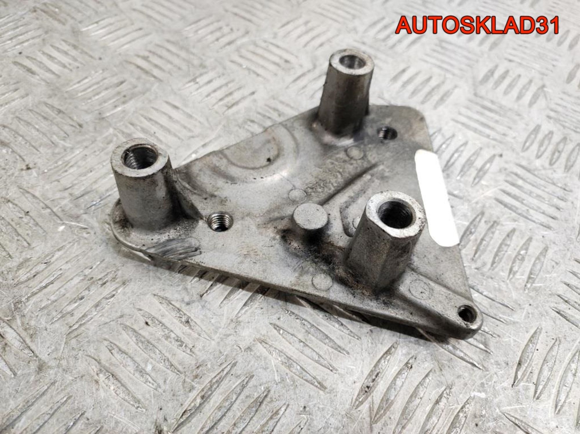 Кронштейн двигателя правый Opel Astra G 1,7 Y17DT 5684110, 500 рублей, Дубовое