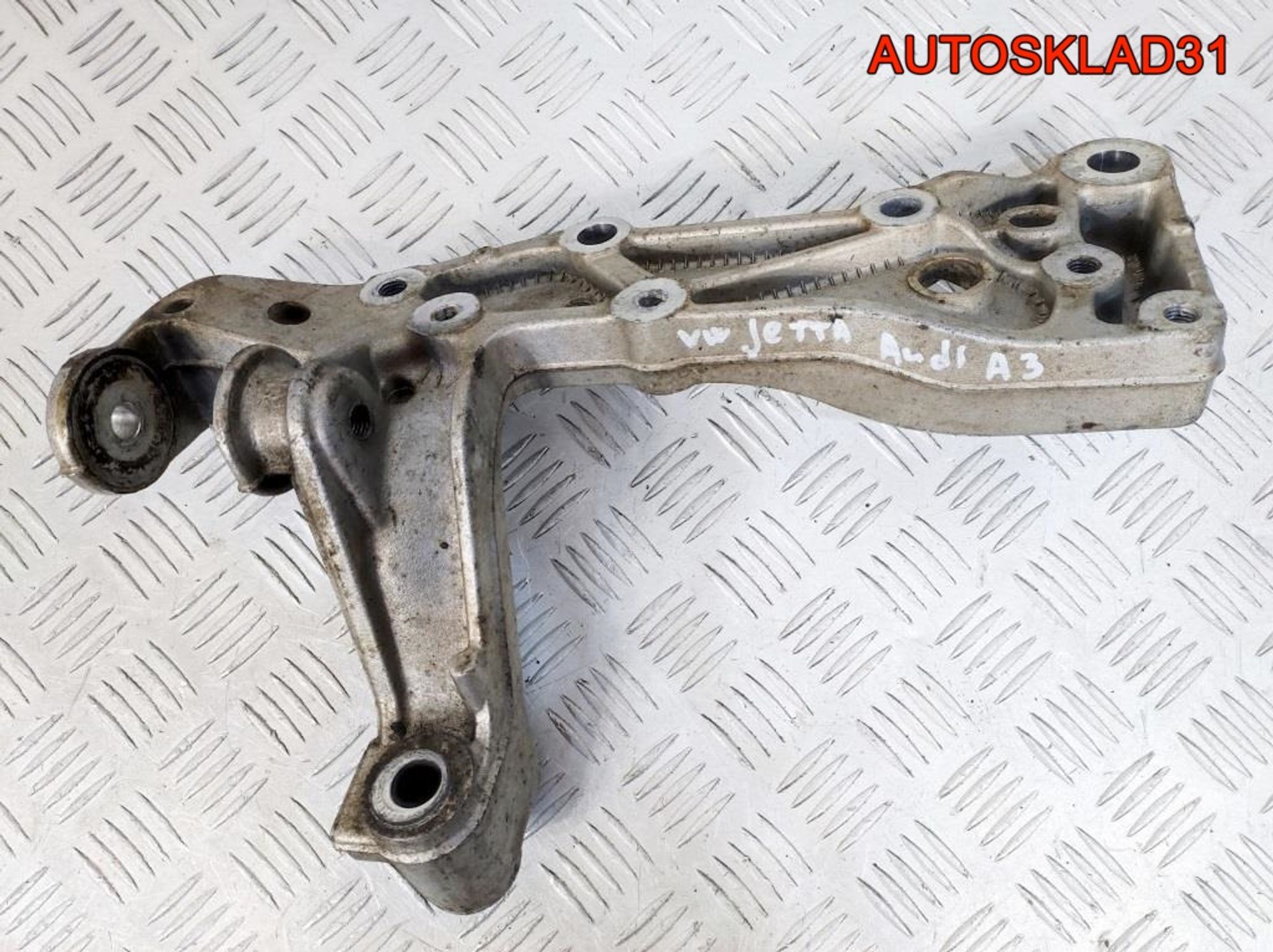 Кронштейн переднего рычага Audi A3 8P 1K0199296E, 2900 рублей, Дубовое