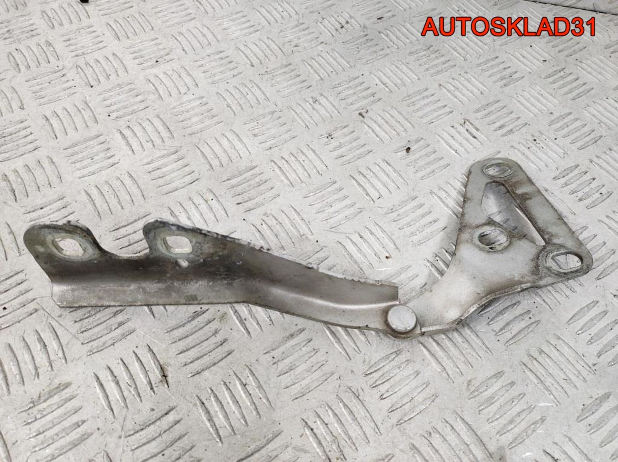 Петля капота левая Opel Astra H 13213447, 900 рублей, Дубовое