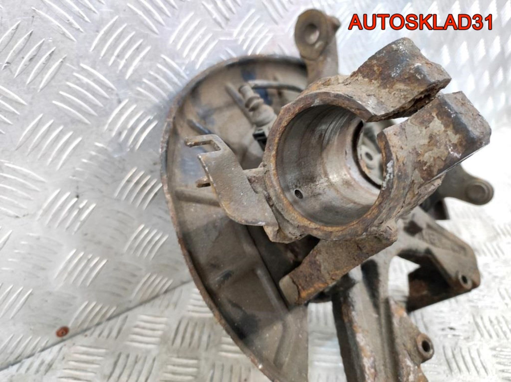 Кулак поворотный передний правый VW Golf 1K0407256P, 3600 рублей, Дубовое