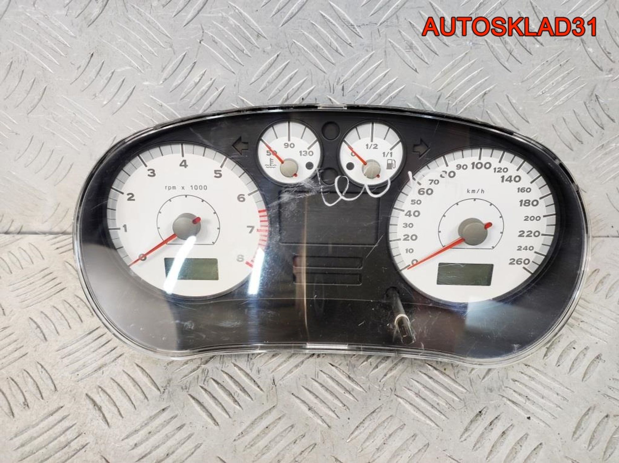 Панель приборов SEAT Leon 1M0920822G Бензин, 13500 рублей, Дубовое