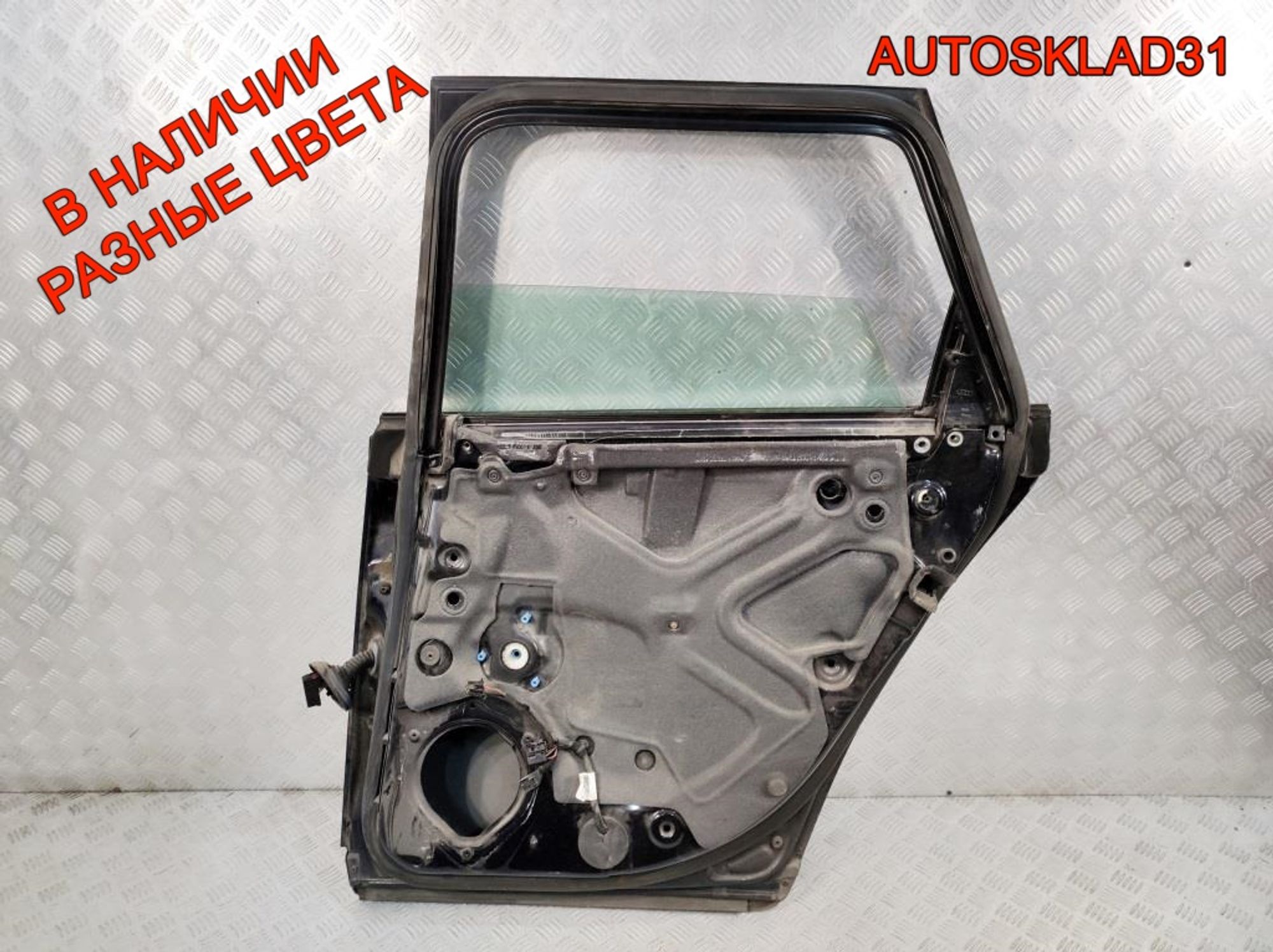 Дверь задняя правая Голая Audi A4 B6 8E0833052 Combi, 7000 рублей, Дубовое