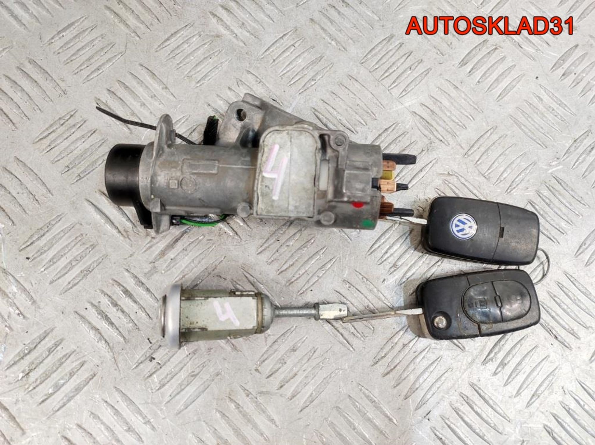 Комплект замок зажигания и личинки с ключом VW Passat B5 4B0905851A, 4500 рублей, Дубовое