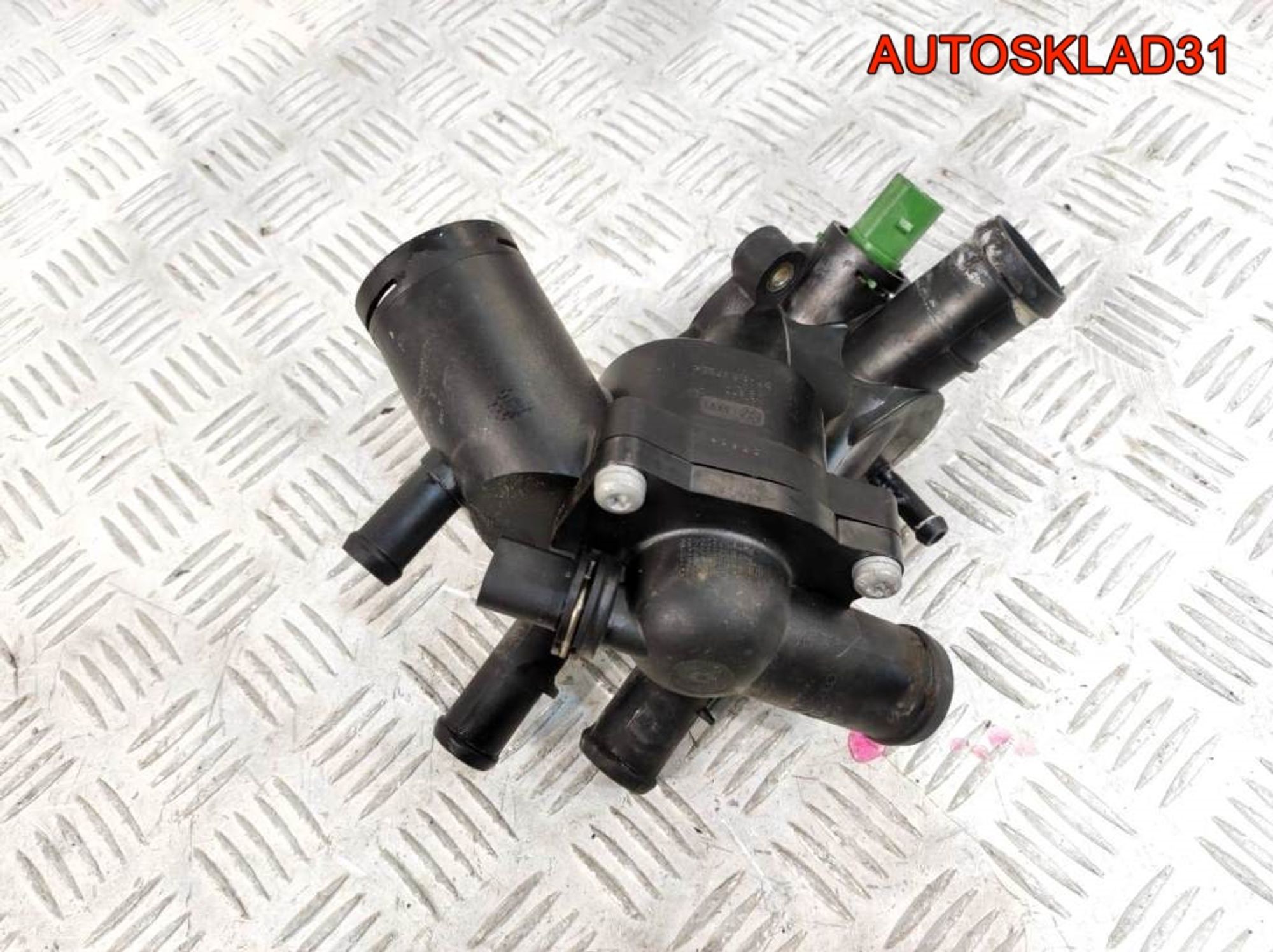 Корпус термостата VW Golf 4 1,6 BAD Бензин 032121111CF, 1800 рублей, Дубовое