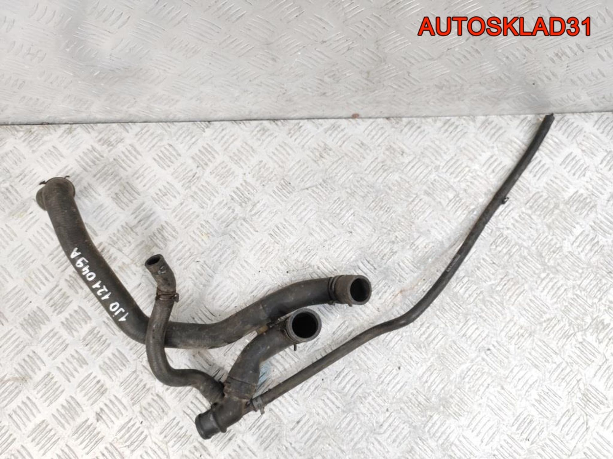 Патрубок радиатора VW Golf 4 1,6 Бензин 1J0121049A, 2000 рублей, Дубовое