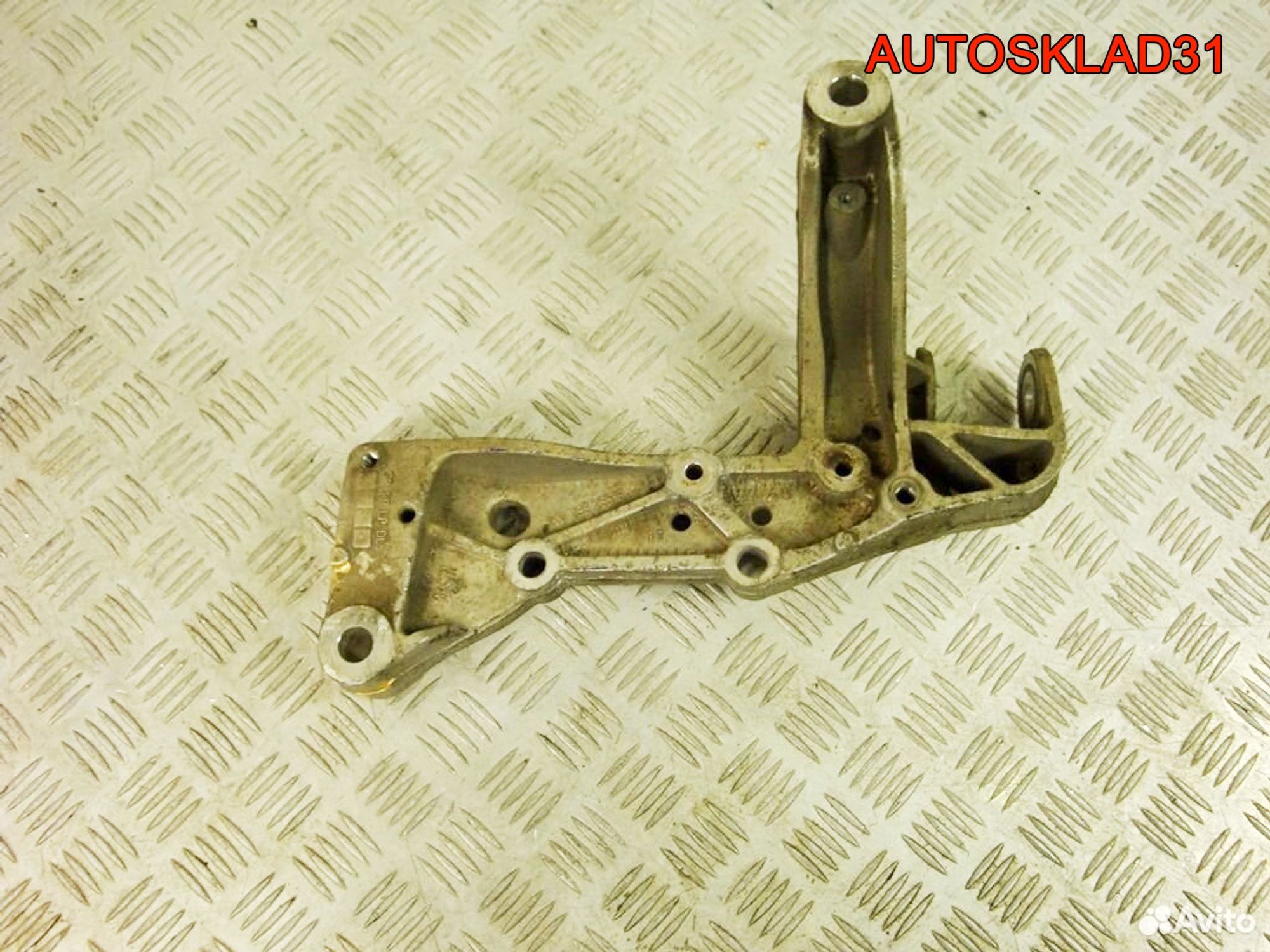 Кронштейн переднего рычага VW Golf 5 1К0199295Е, 2100 рублей, Дубовое