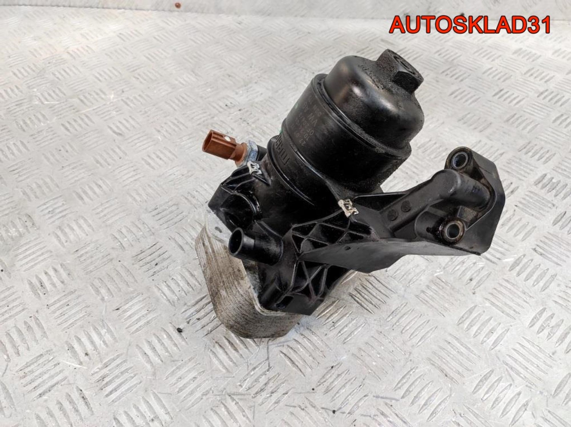 Корпус масляного фильтра Skoda Octavia A7 03N115389B, 4000 рублей, Дубовое