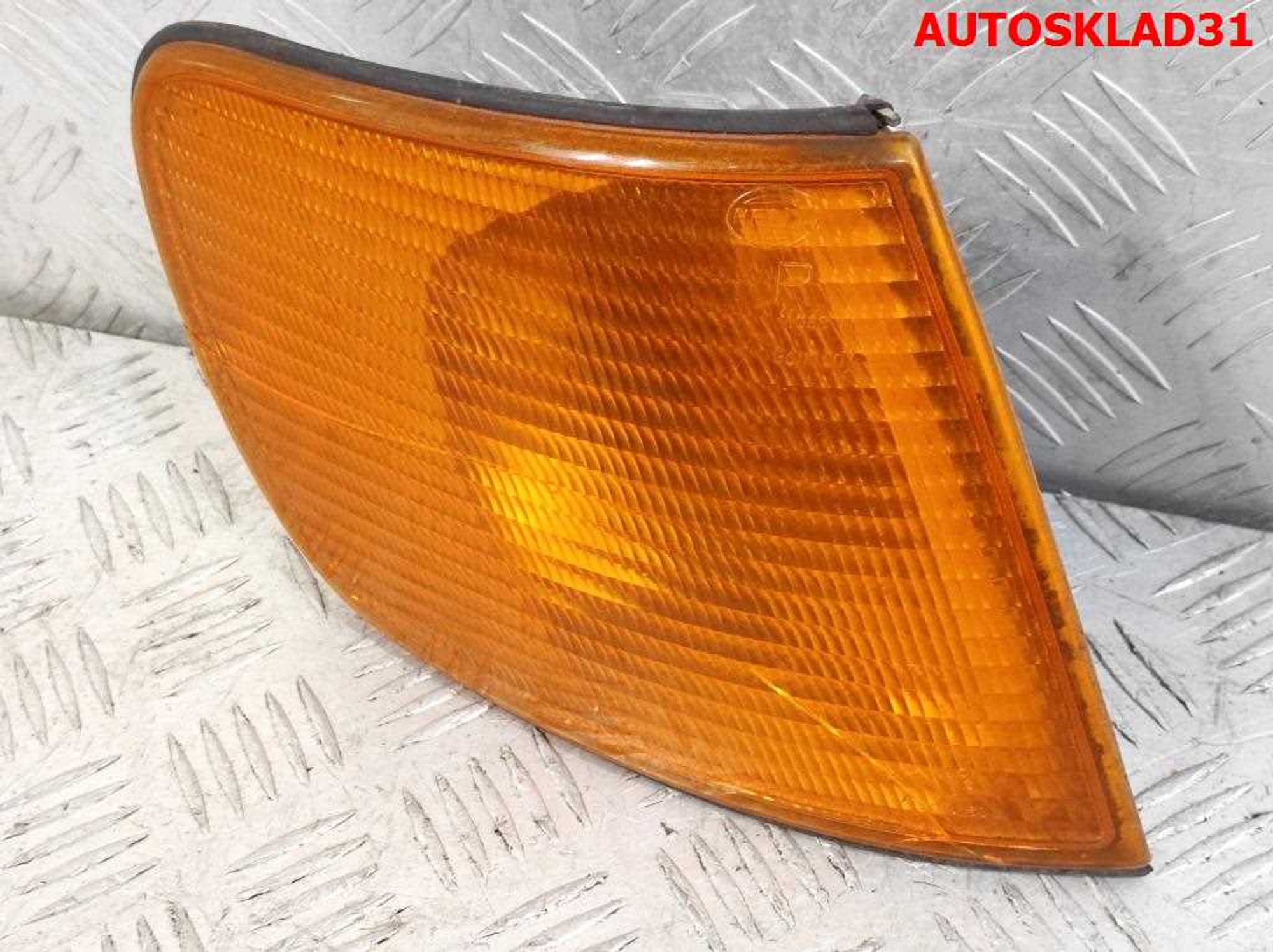 Указатель поворота правый жёлтый Audi 100 C4 137984, 1000 рублей, Дубовое
