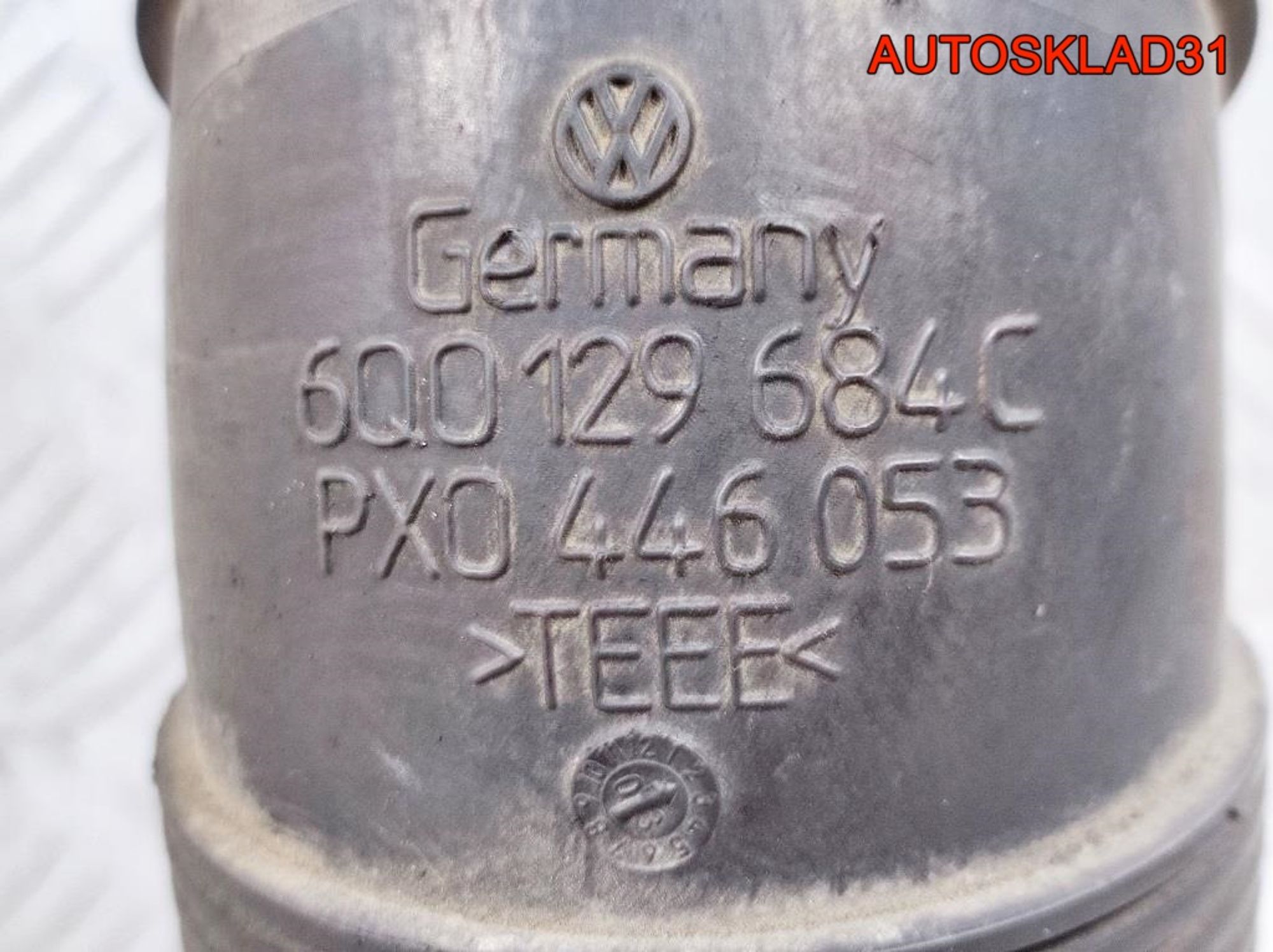Патрубок воздушного фильтра VW Polo AМF 6Q0129684C, 900 рублей, Дубовое