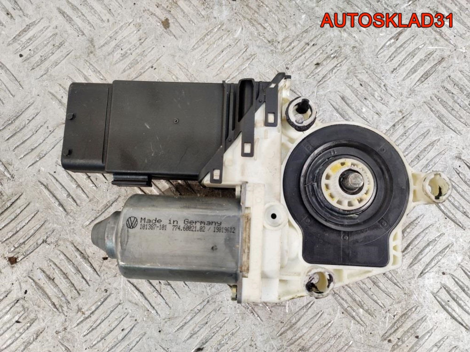 Моторчик стеклоподъёмника передний левый VW Golf 4 1J1959801C, 1400 рублей, Дубовое