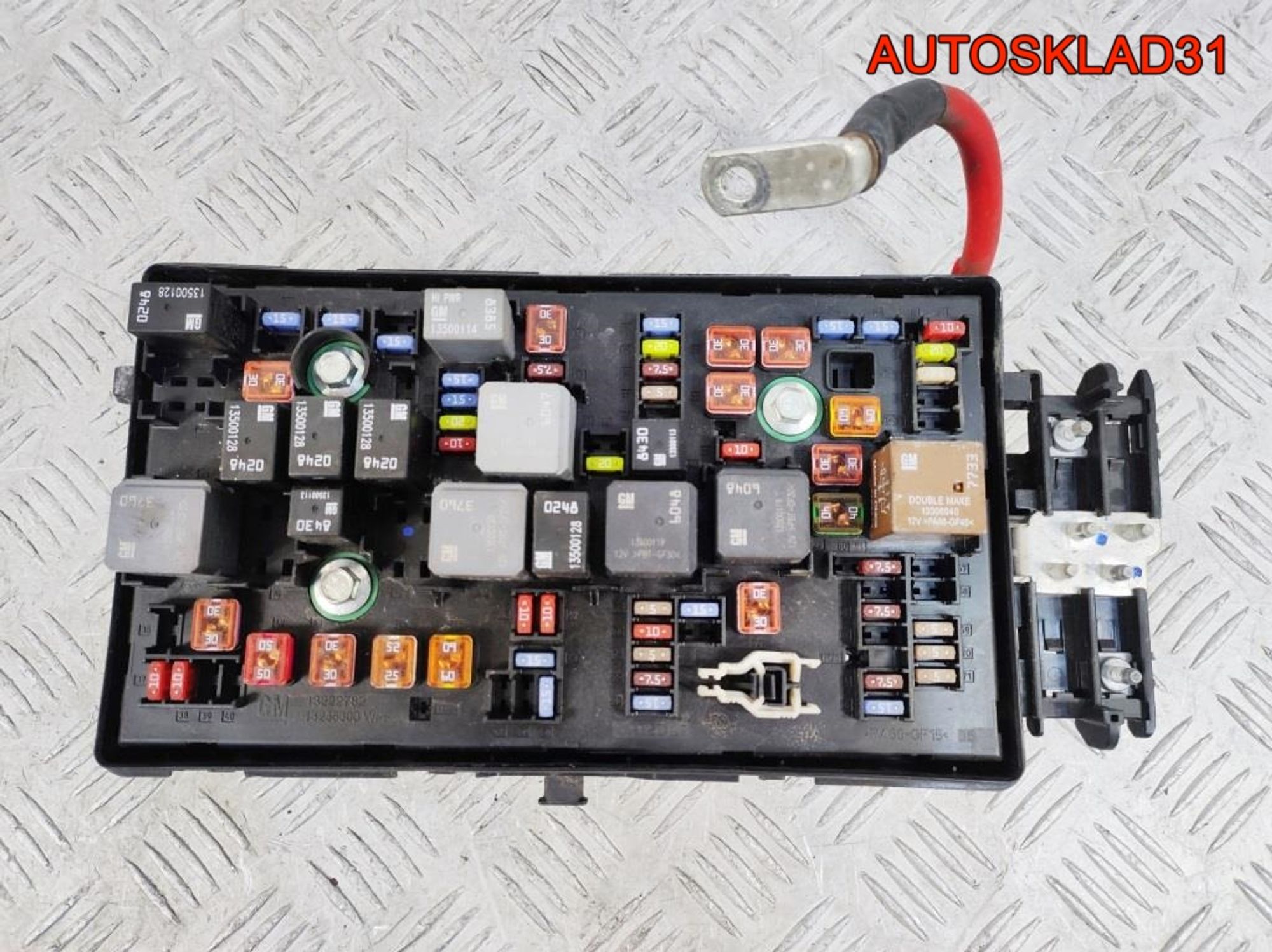 Блок предохранителей Opel Insignia A20DTH 13222782, 2100 рублей, Дубовое