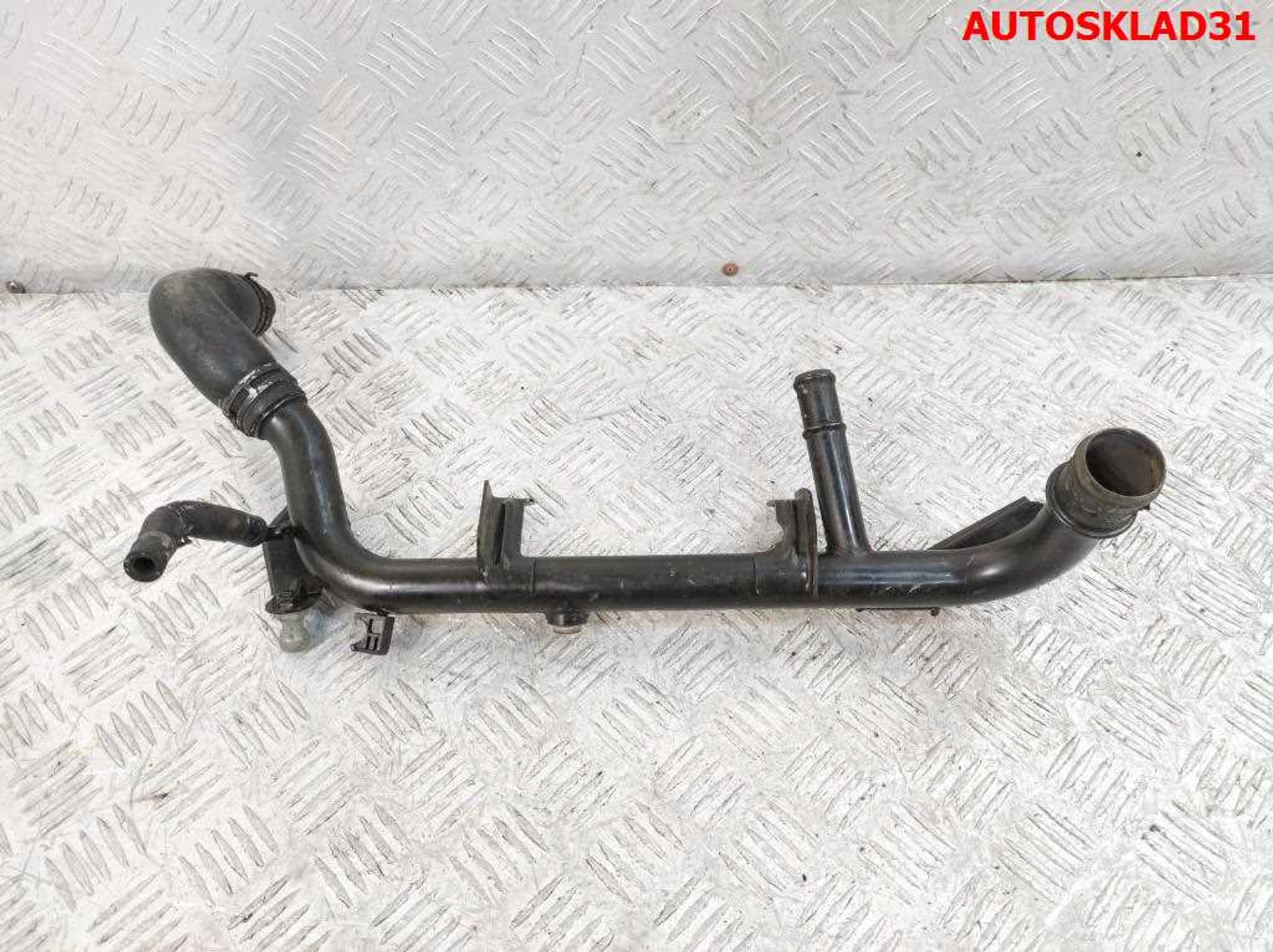 Трубка охлаждающей жидкости Audi A4 B6 2,0 ALT Бензин 06B121071A, 1000 рублей, Дубовое