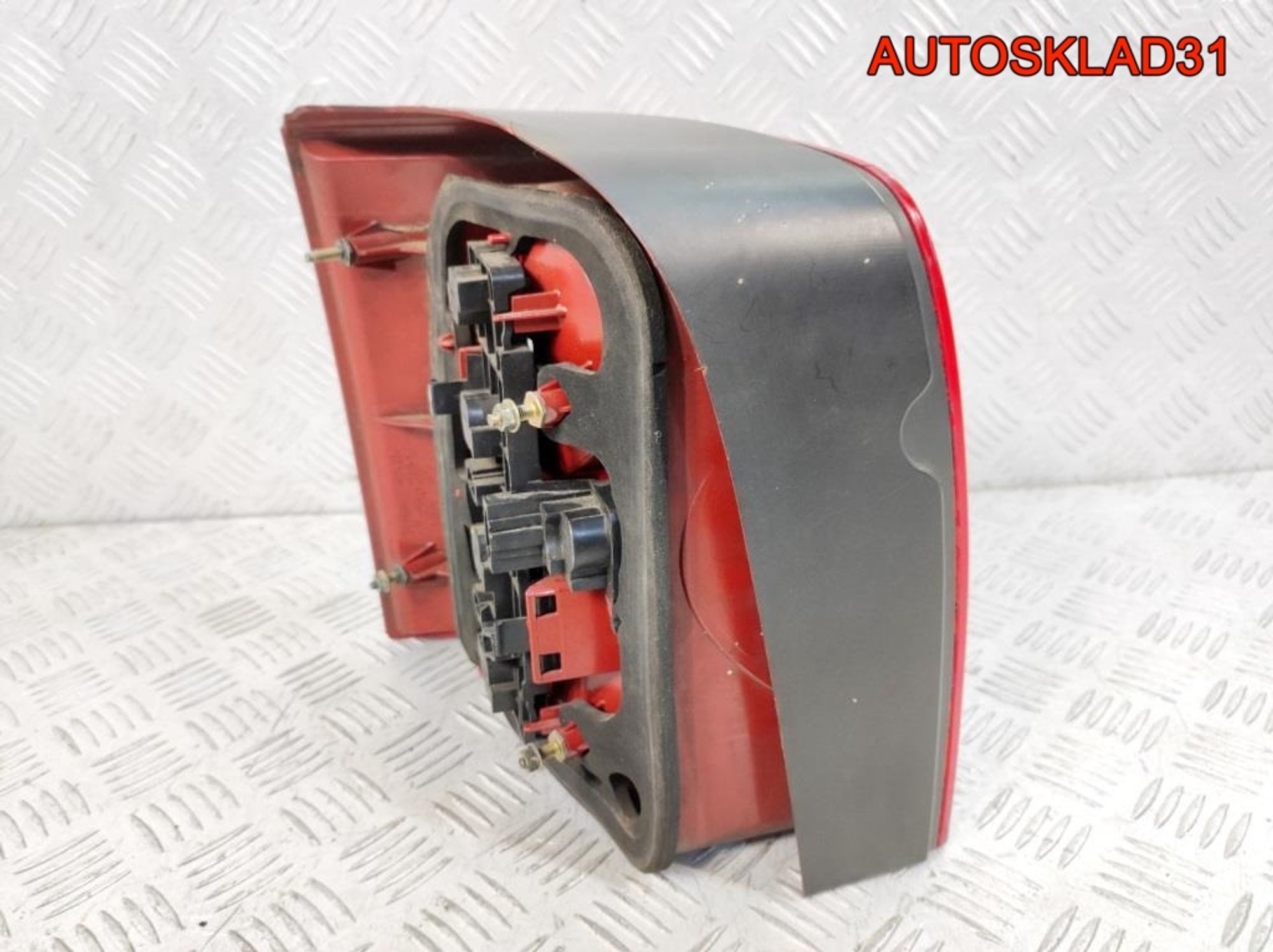 https://ycs.partsauto.market/partsauto-images/thmbs/userImages/edda01b21c13eaa6671738306aa09410/part/d6dfad33-cbbe-4528-a2d8-437b4c7a6786_1781615859572.jpg