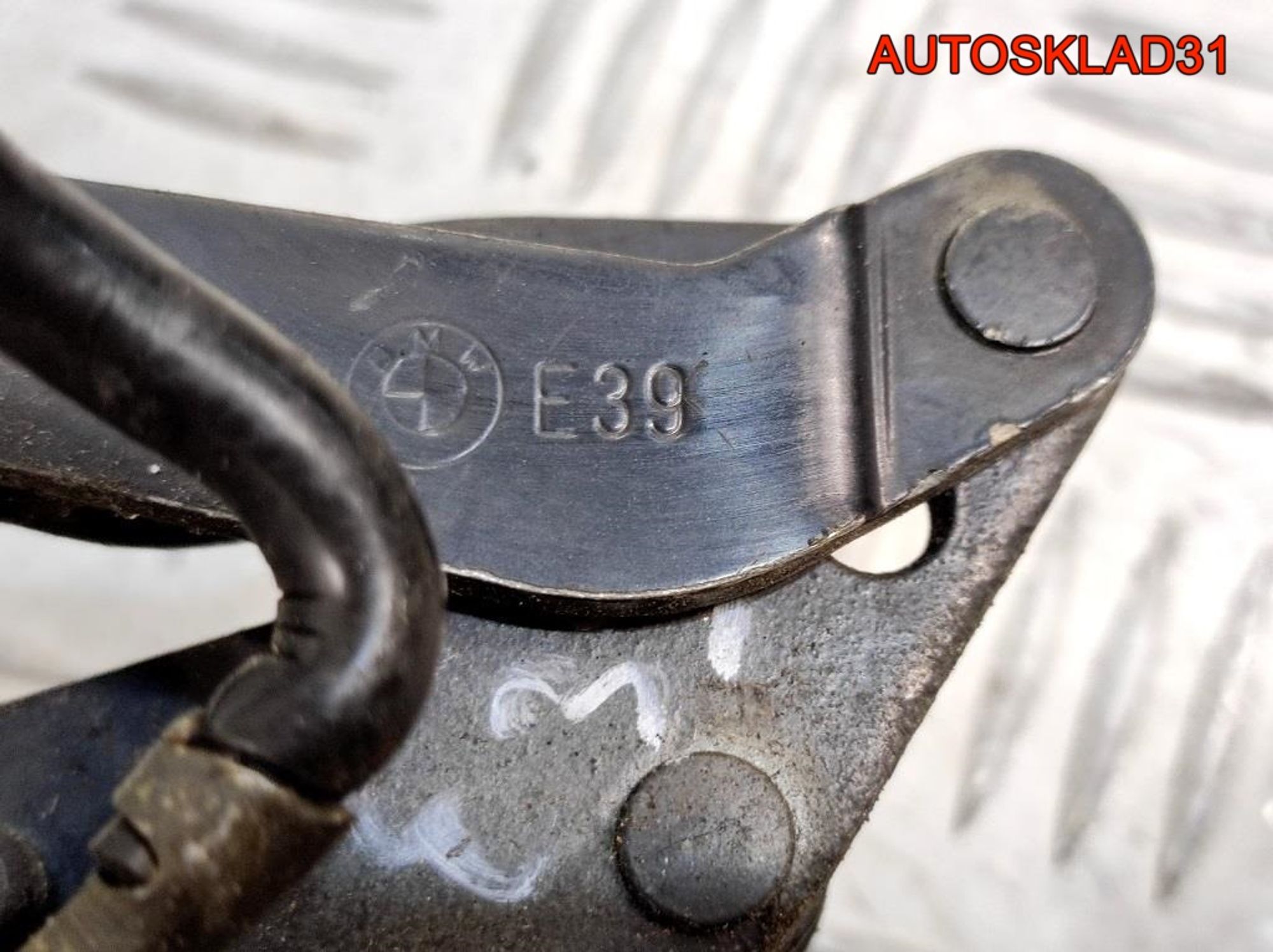 Петля капота правая BMW E39 41618203276, 1400 рублей, Дубовое