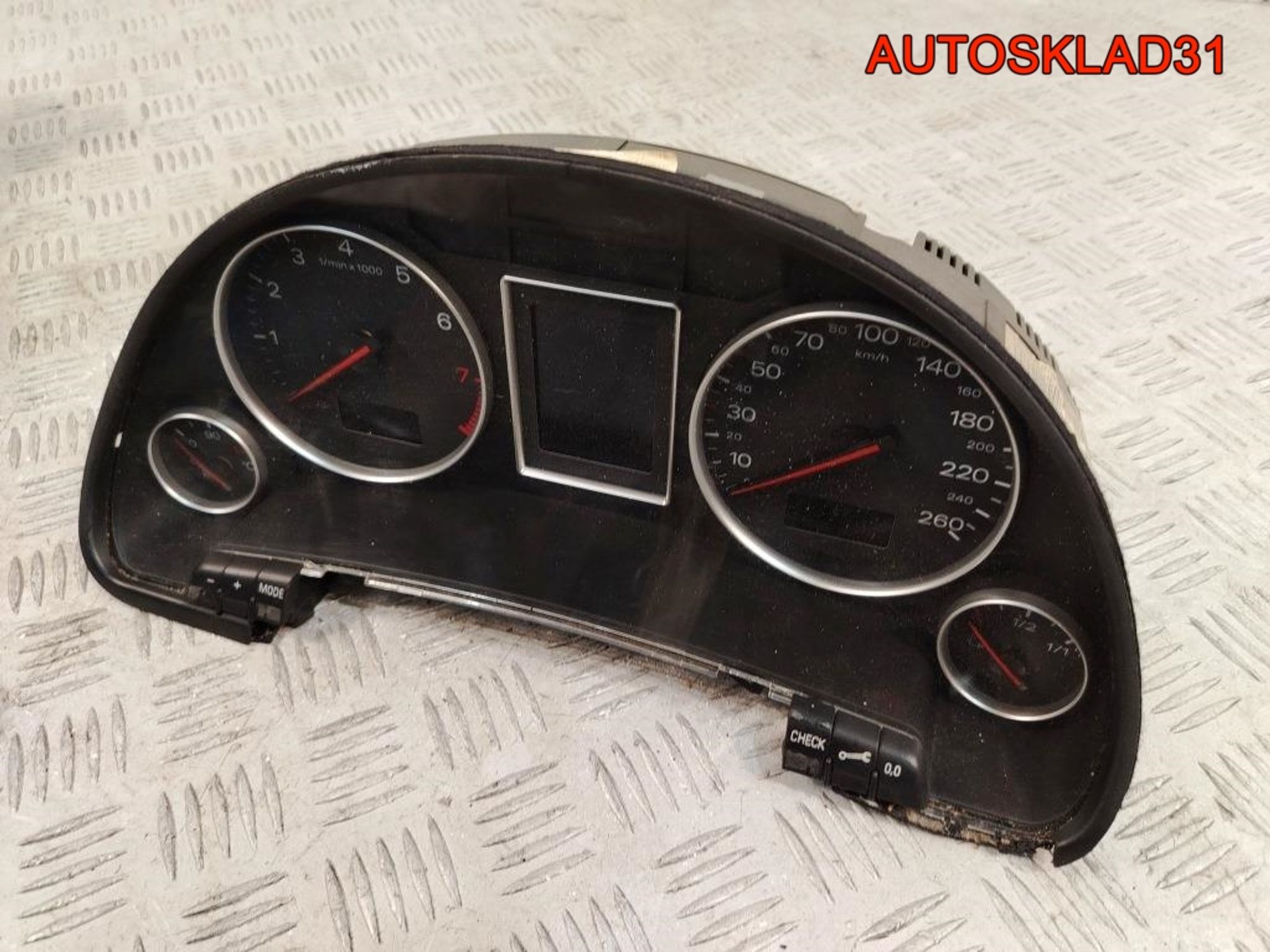 Панель приборов Audi A4 B6 8E0920900F Бензин, 3500 рублей, Дубовое