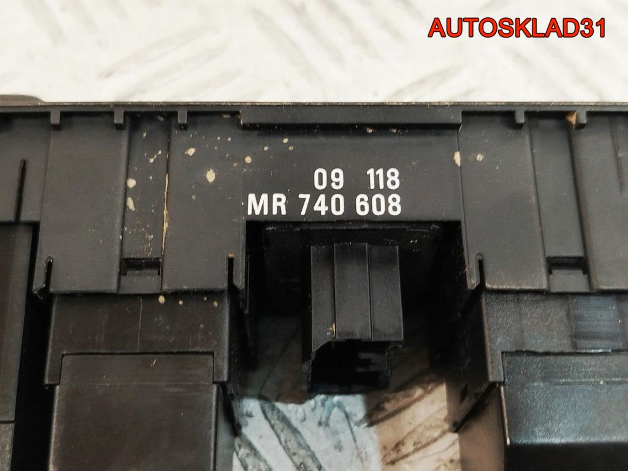 Блок кнопок Mitsubishi Carisma DA MR740608, 1200 рублей, Дубовое