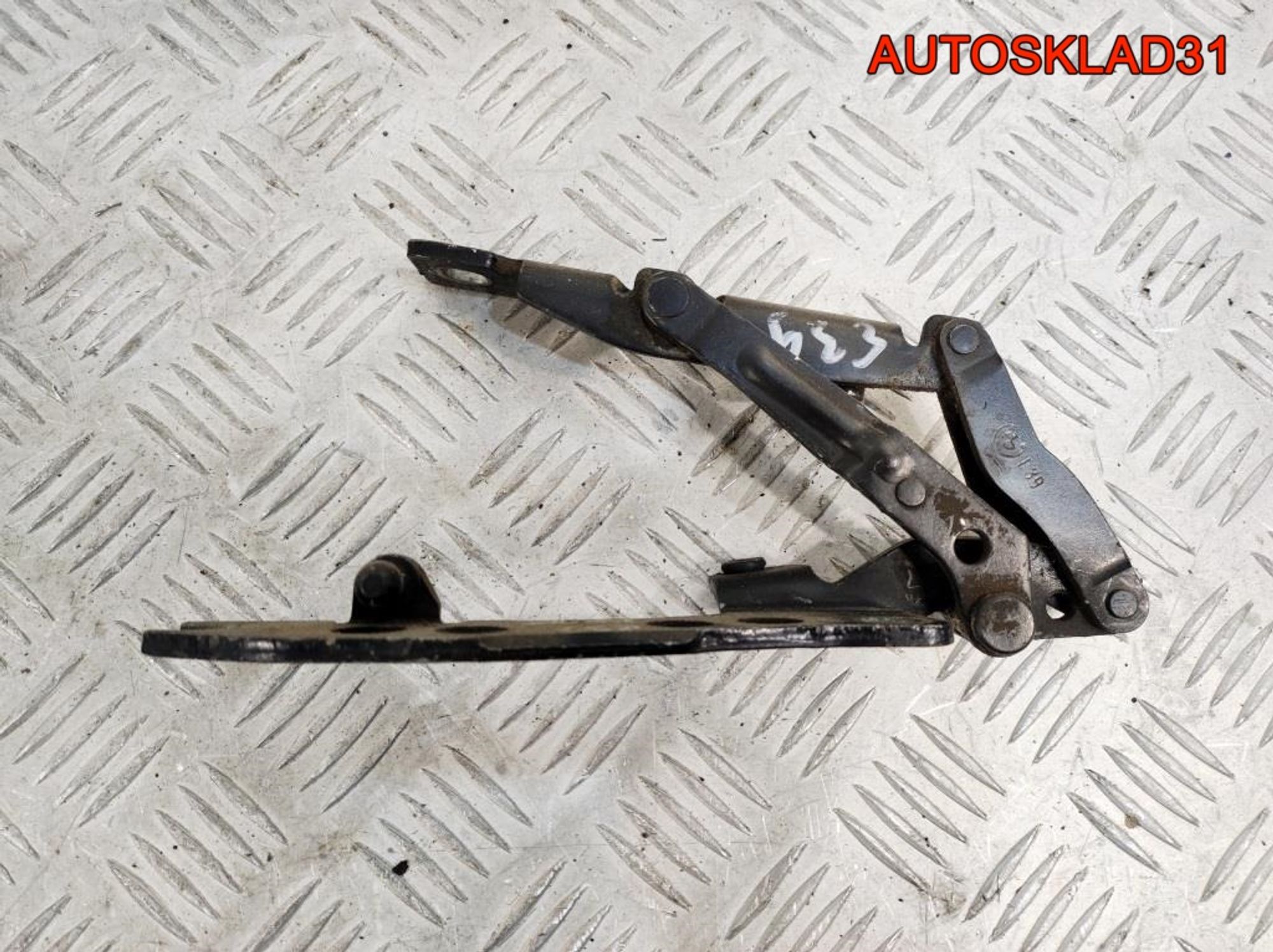 Петля капота левая BMW E39 41618203275, 1400 рублей, Дубовое