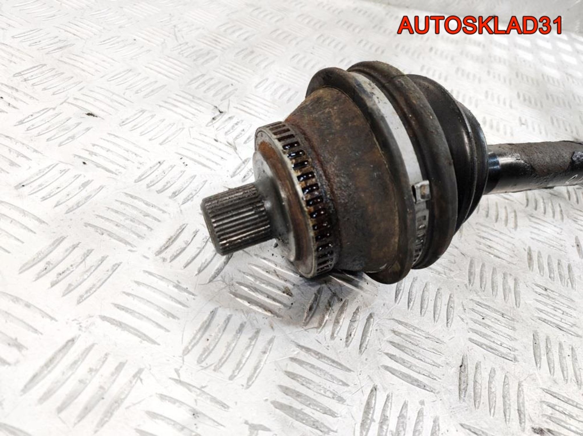 Полуось передняя левая АКПП VW Passat B5 8D0407271ED, 3200 рублей, Дубовое
